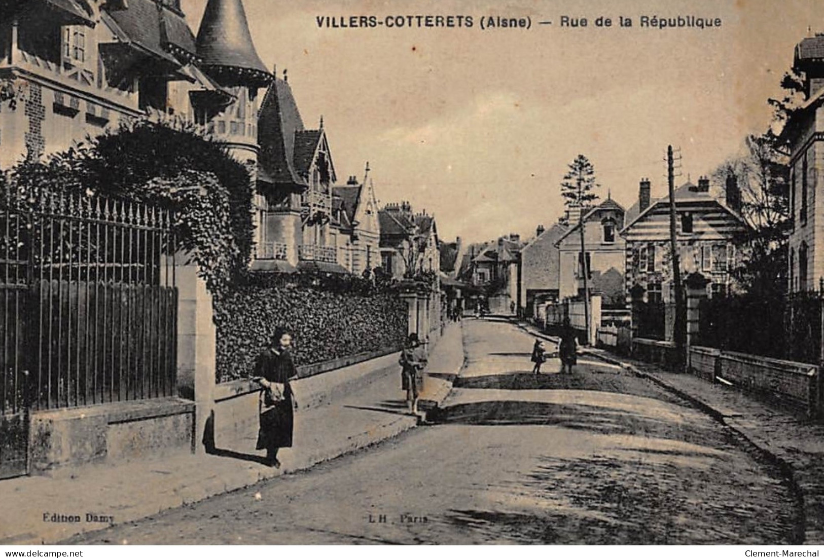 VILLERS-COTTERETS : Rue De La Republique - Tres Bon Etat - Villers Cotterets