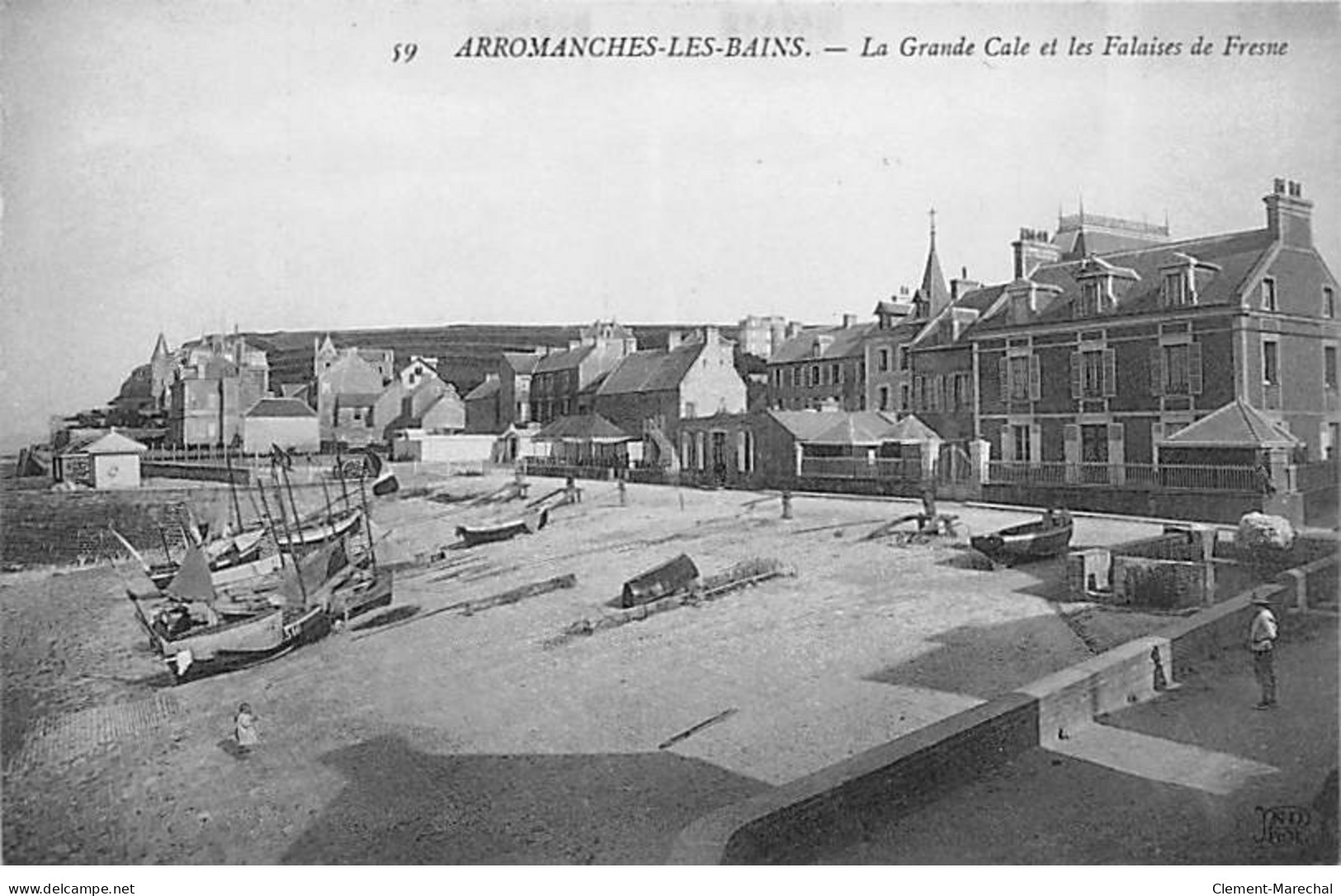 ARROMANCHES LES BAINS - La Grande Cale Et Les Falaises De Fresne - Très Bon état - Arromanches