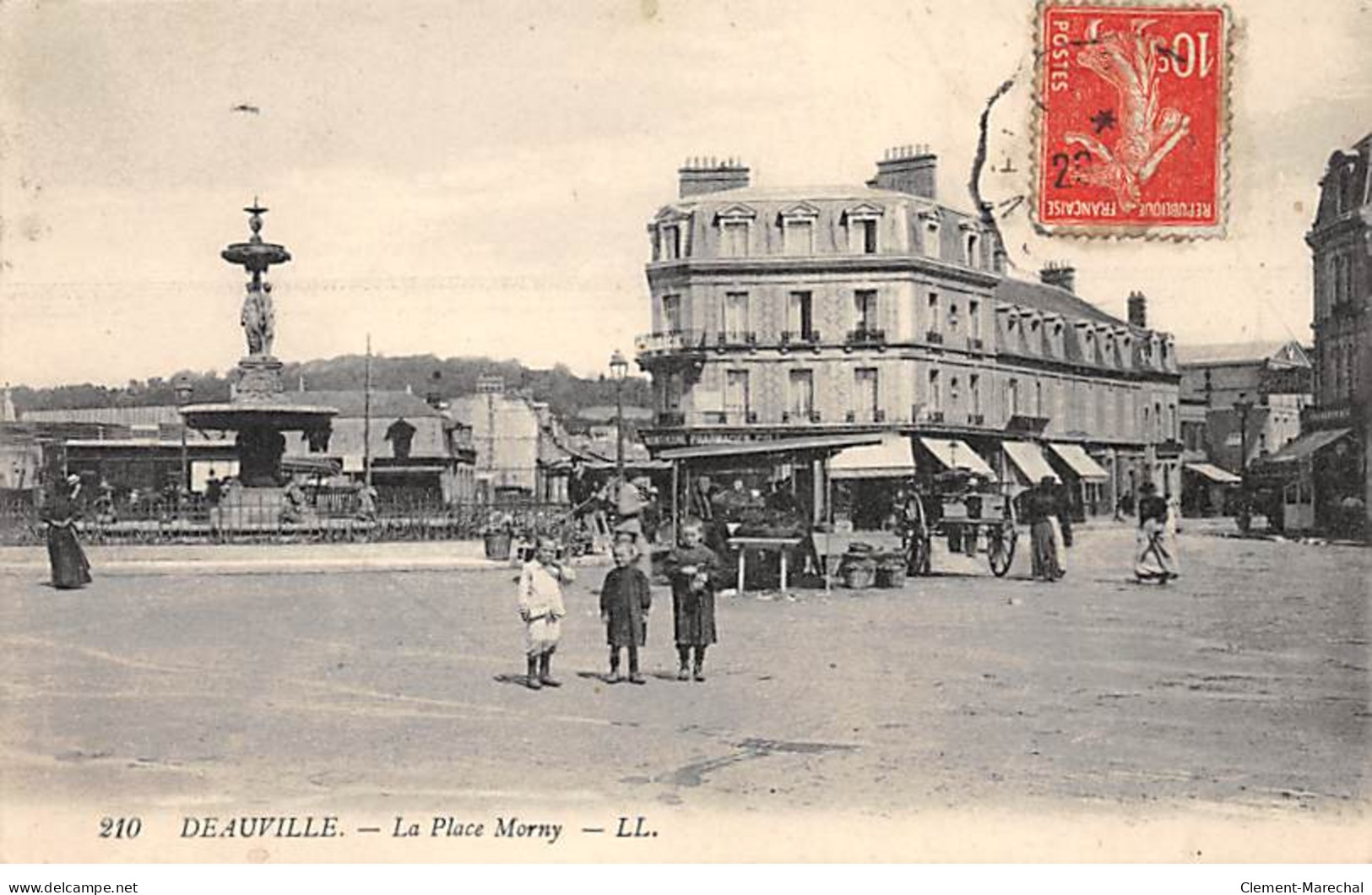 DEAUVILLE SUR MER - La Place Morny - Très Bon état - Deauville