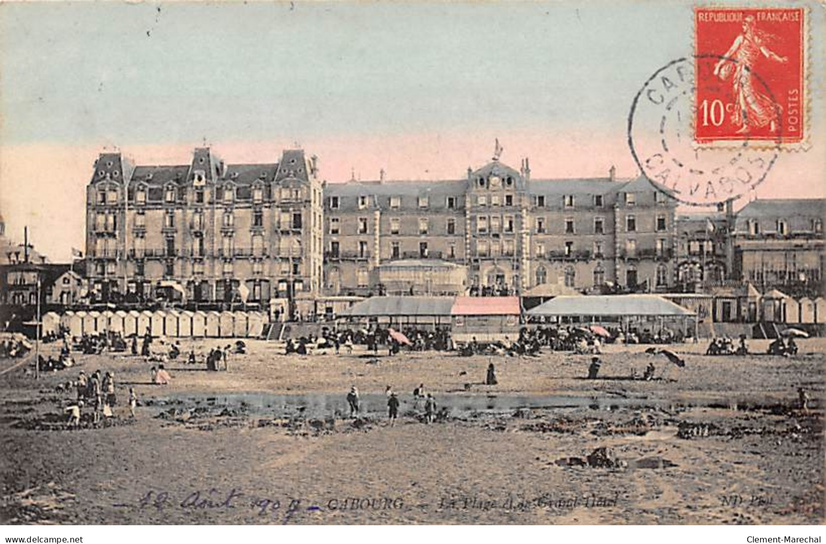 CABOURG - La Plage Et Le Grand Hôtel - Très Bon état - Cabourg