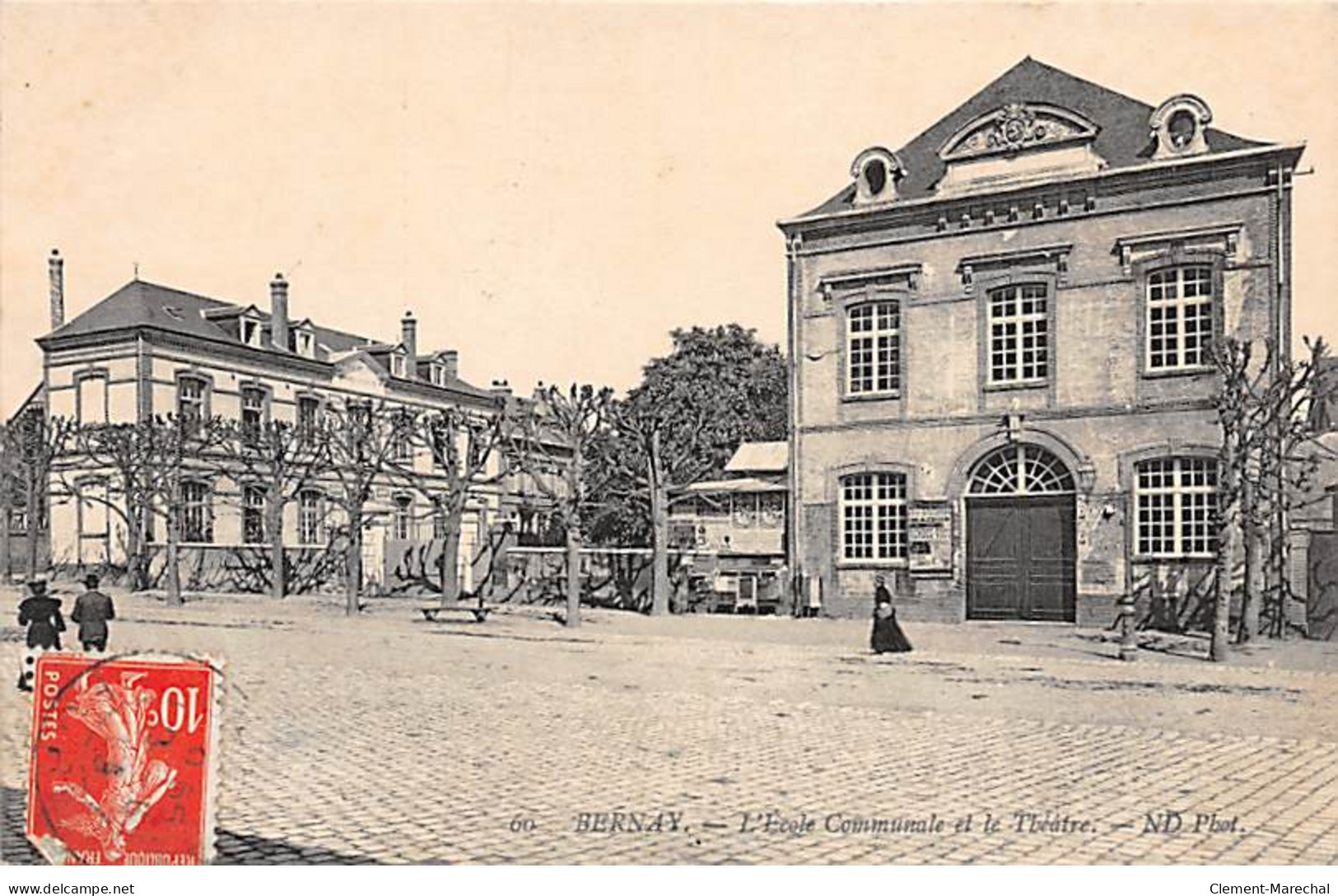 BERNAY - L'Ecole Communale Et Le Théâtre - Très Bon état - Bernay