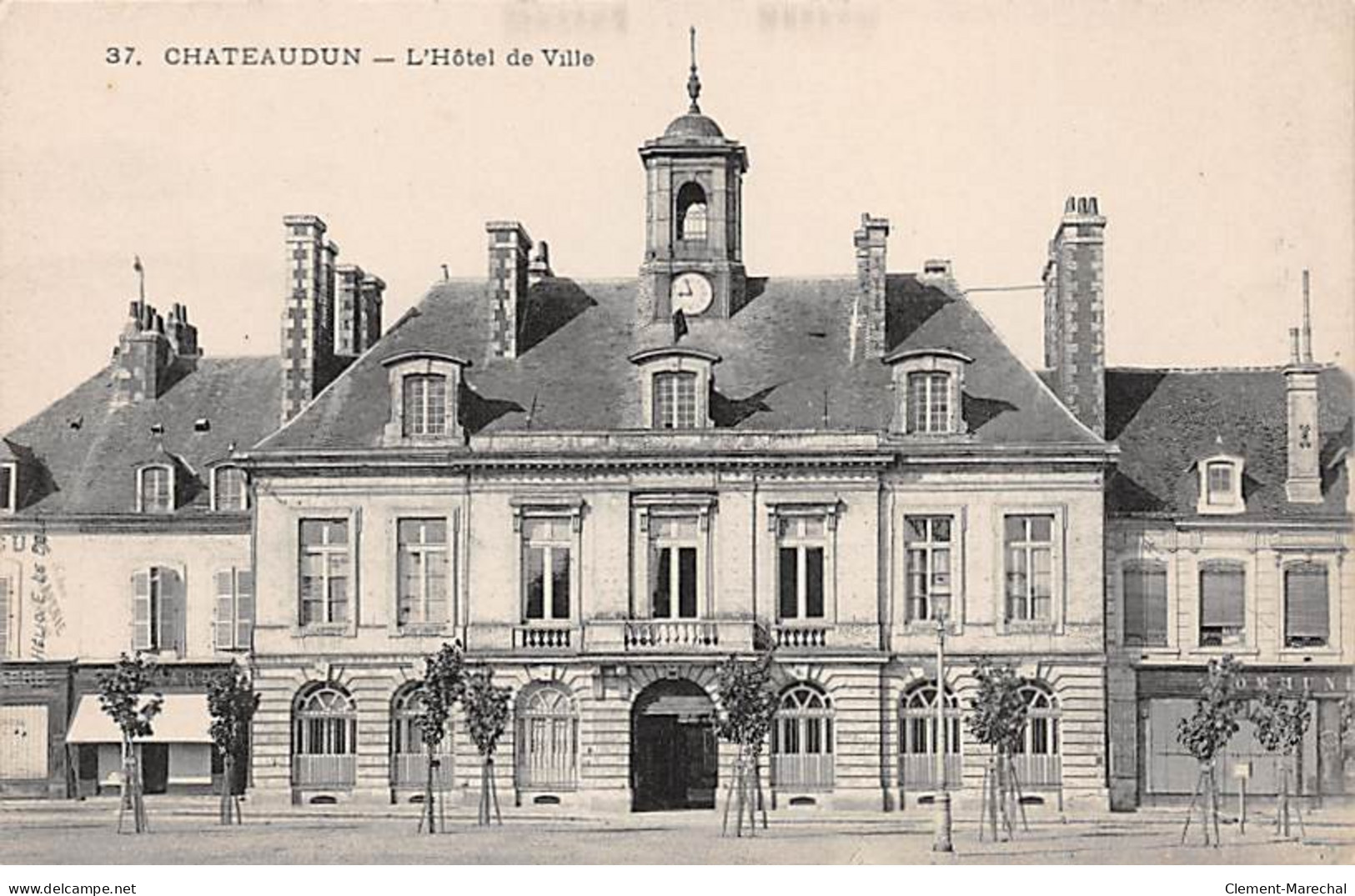 CHATEAUDUN - L'Hôtel De Ville - Très Bon état - Chateaudun