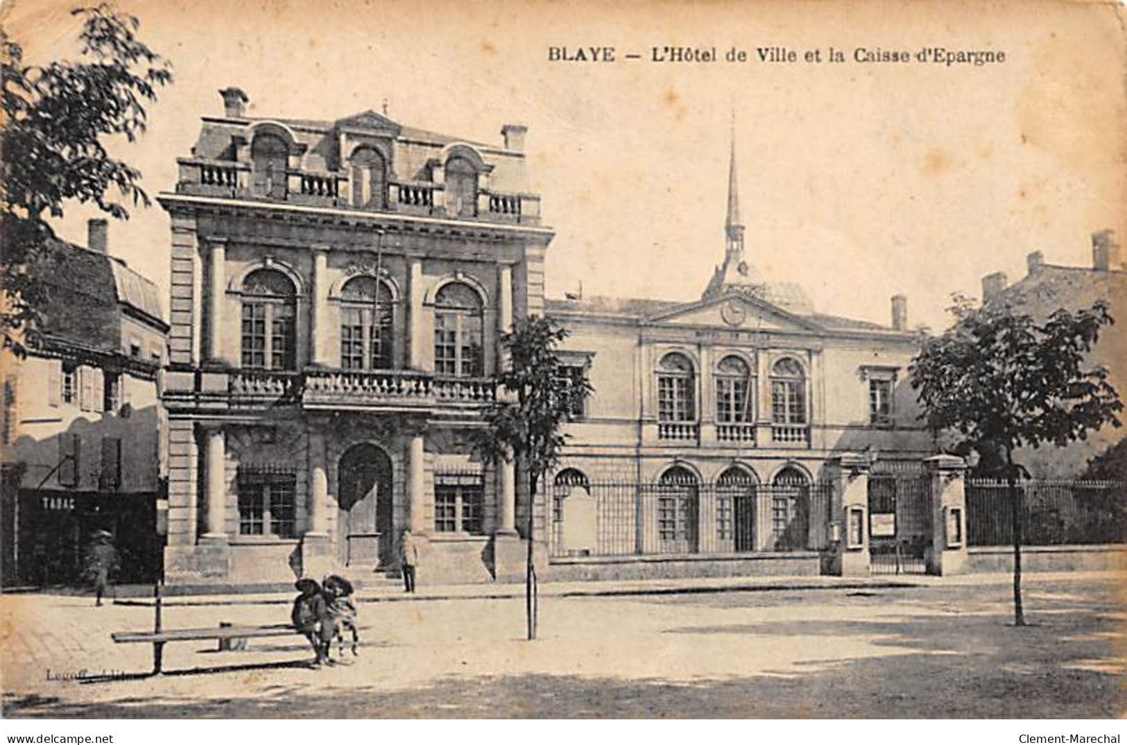 BLAYE - L'Hôtel De Ville Et La Caisse D'Epargne - Très Bon état - Blaye