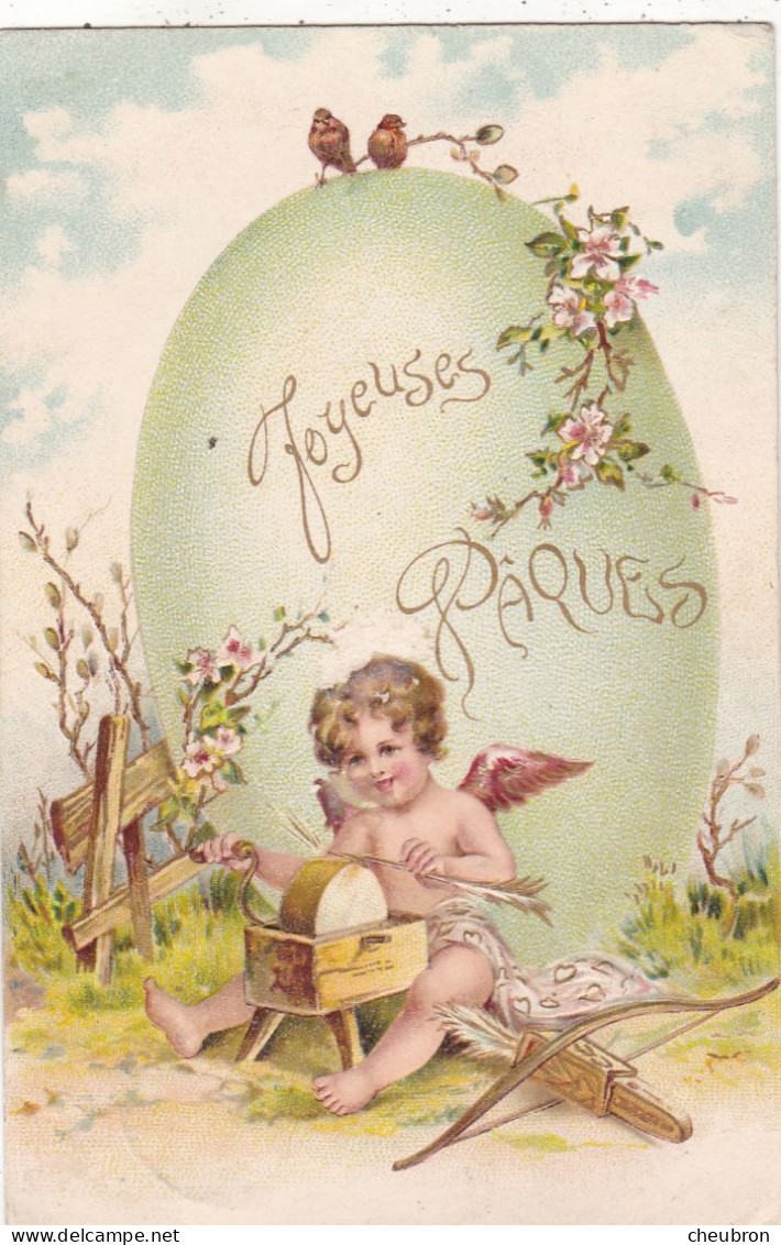 PÂQUES. CPA GAUFREE ILLUSTREE. " JOYEUSES PÂQUES " .ANGE CUPIDON  AFFUTE SES FLECHES. ANNÉE 1905 + TEXTE - Ostern