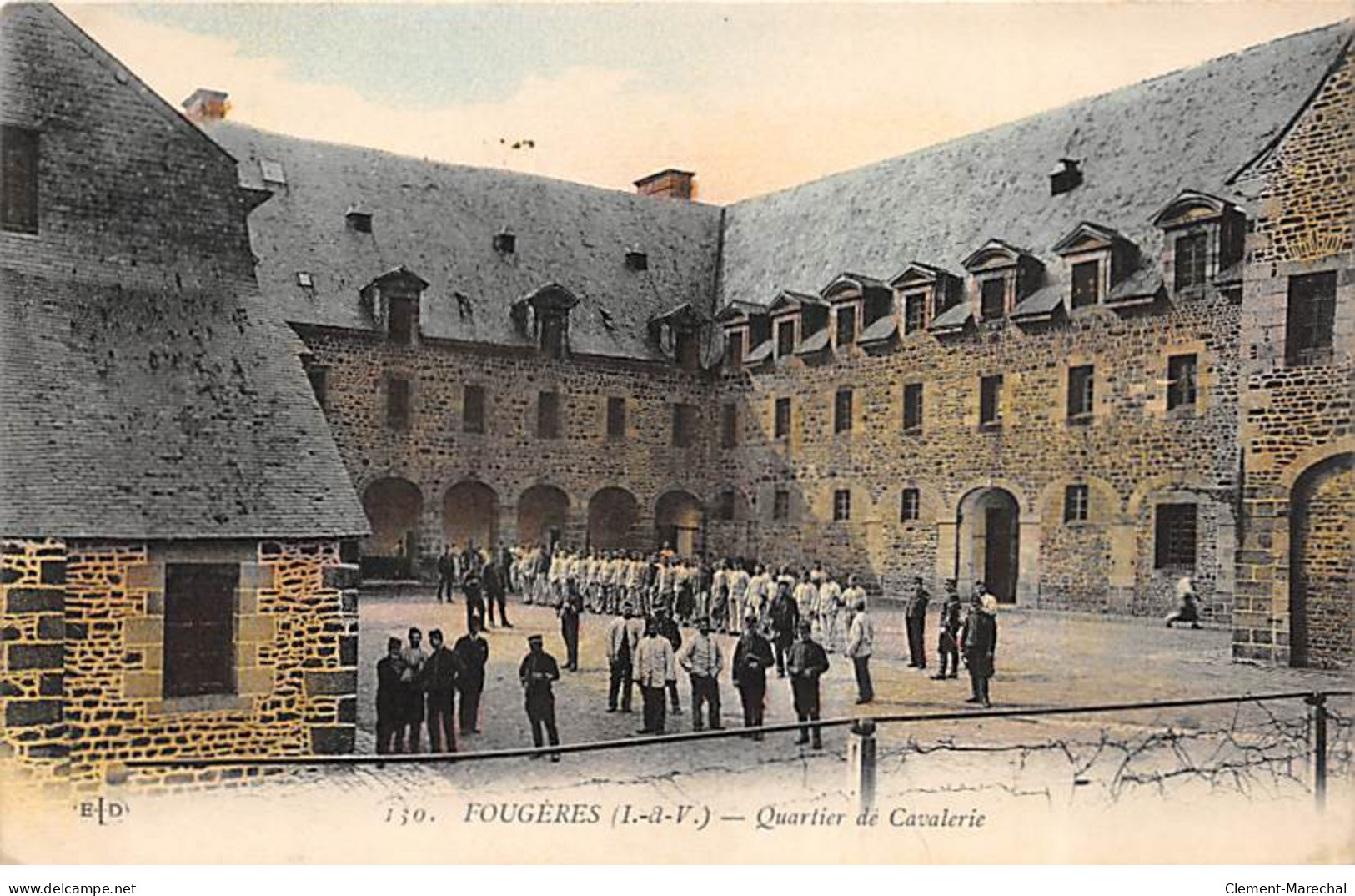 FOUGERES - Quartier De Cavalerie - Très Bon état - Fougeres