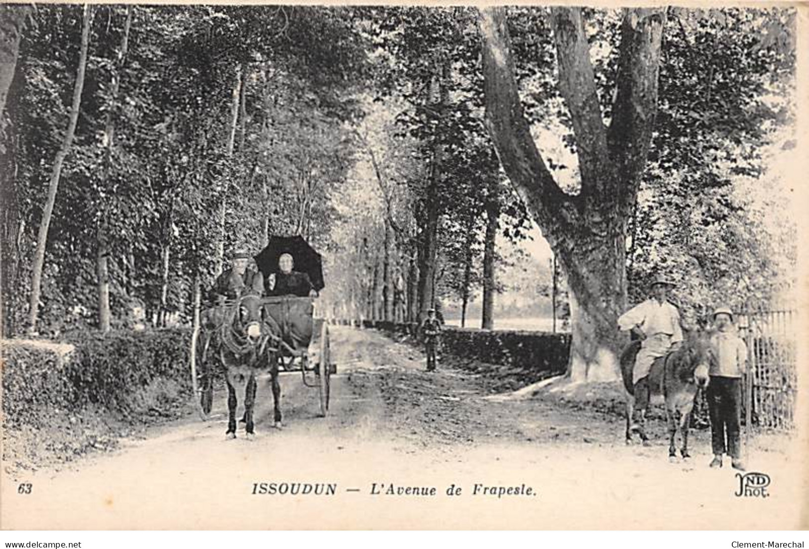 ISSOUDUN - L'Avenue De Frapesle - Très Bon état - Issoudun