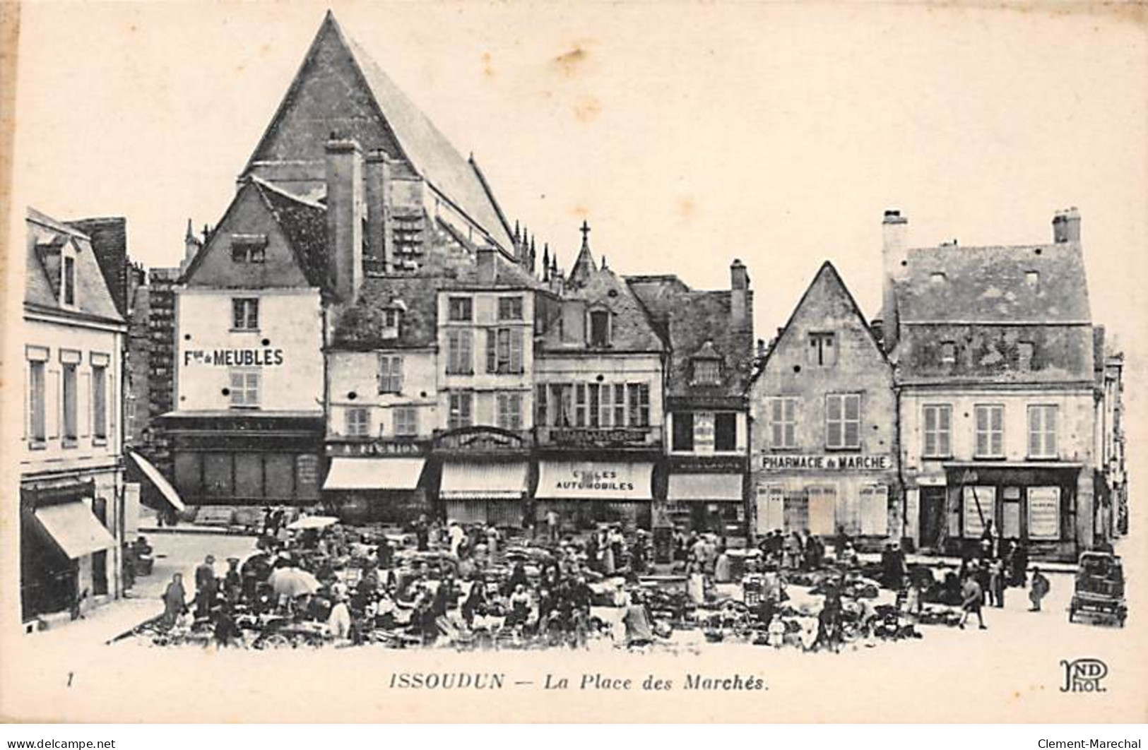 ISSOUDUN - La Place Des Marchés - Très Bon état - Issoudun