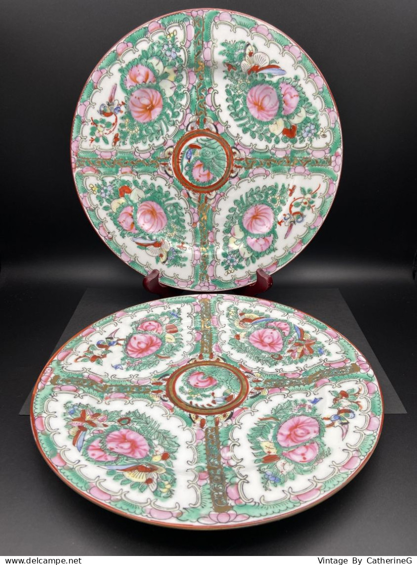 MACAU Assiettes Déco X2 1965 Porcelaine Chinoise 26cm Peint à La Main Pivoine Or Vert Rose  #240045 - Asiatische Kunst