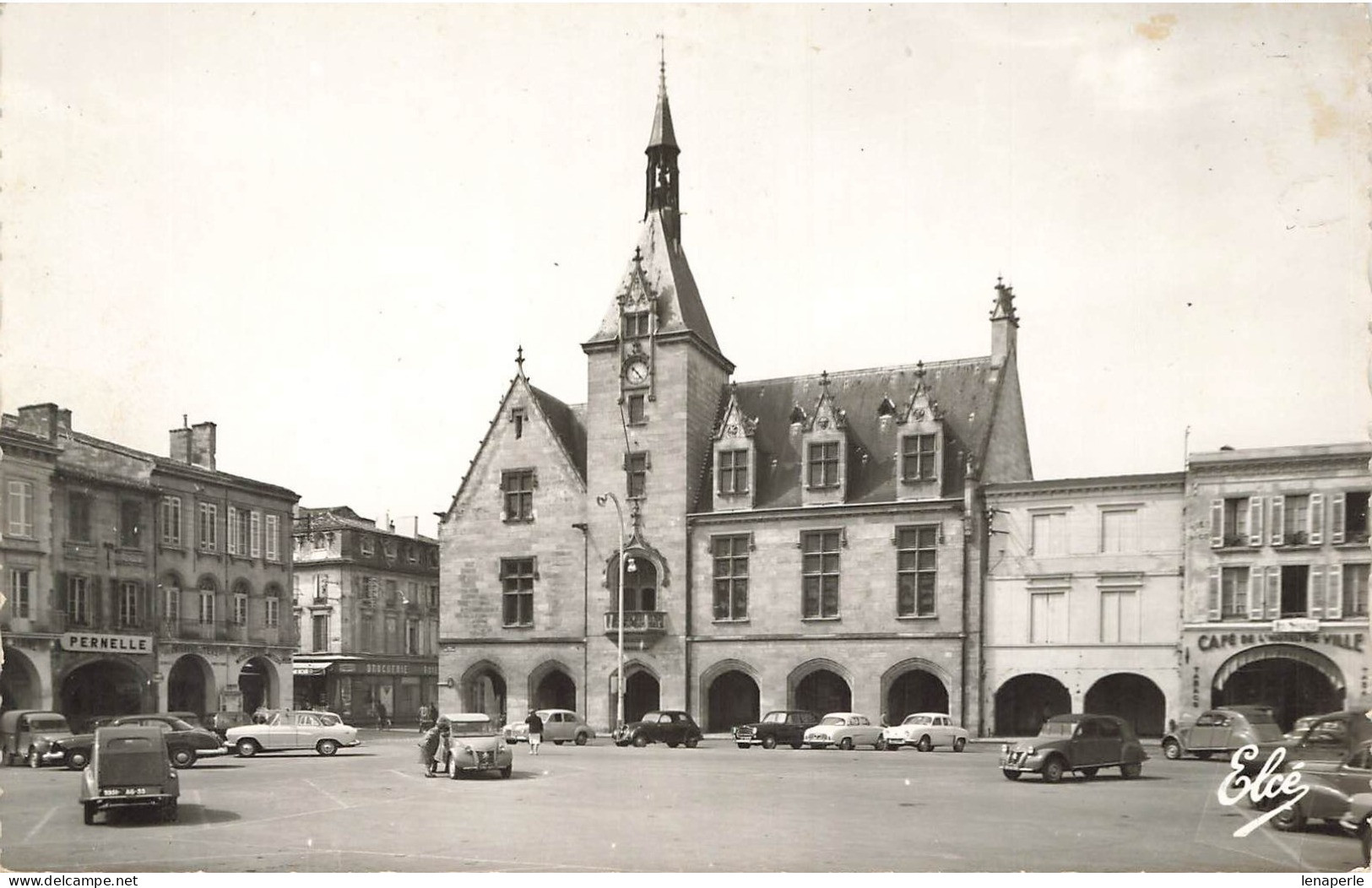 D8628 Libourne La Place De L'hôtel De Ville - Libourne