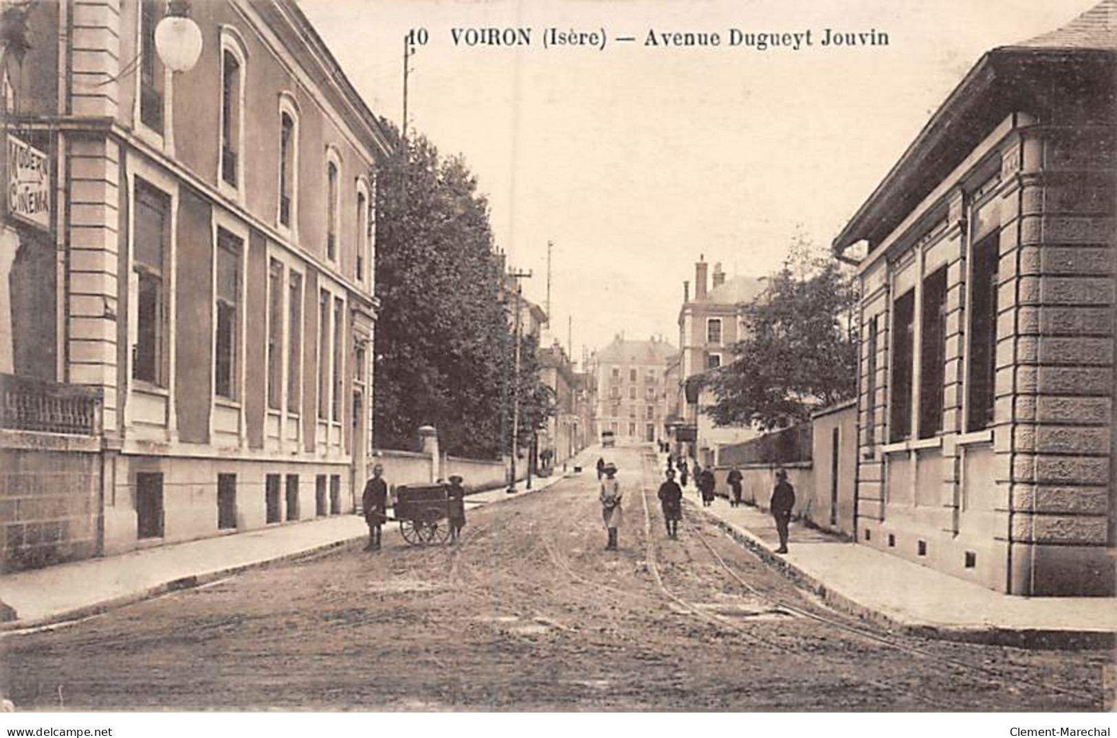 VOIRON - Avenue Dugueyt Jouvin - Très Bon état - Voiron