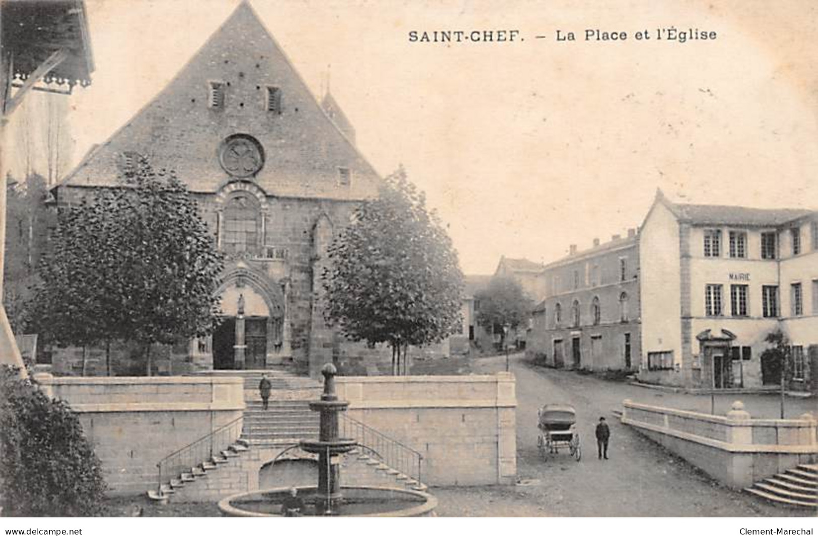 SAINT CHEF - La Place Et L'Eglise - Très Bon état - Saint-Chef