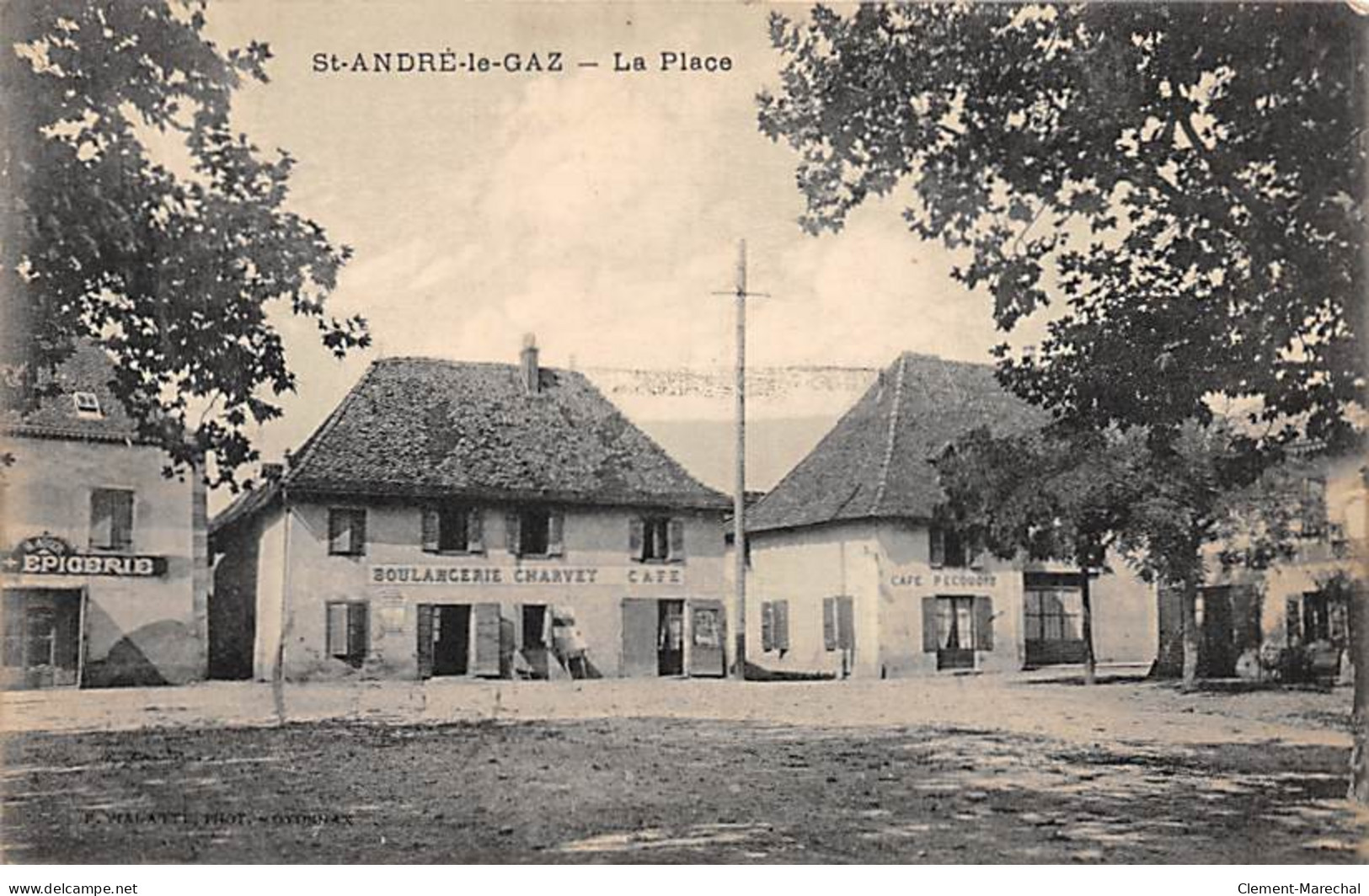 SAINT ANDRE LE GAZ - La Place - Très Bon état - Saint-André-le-Gaz