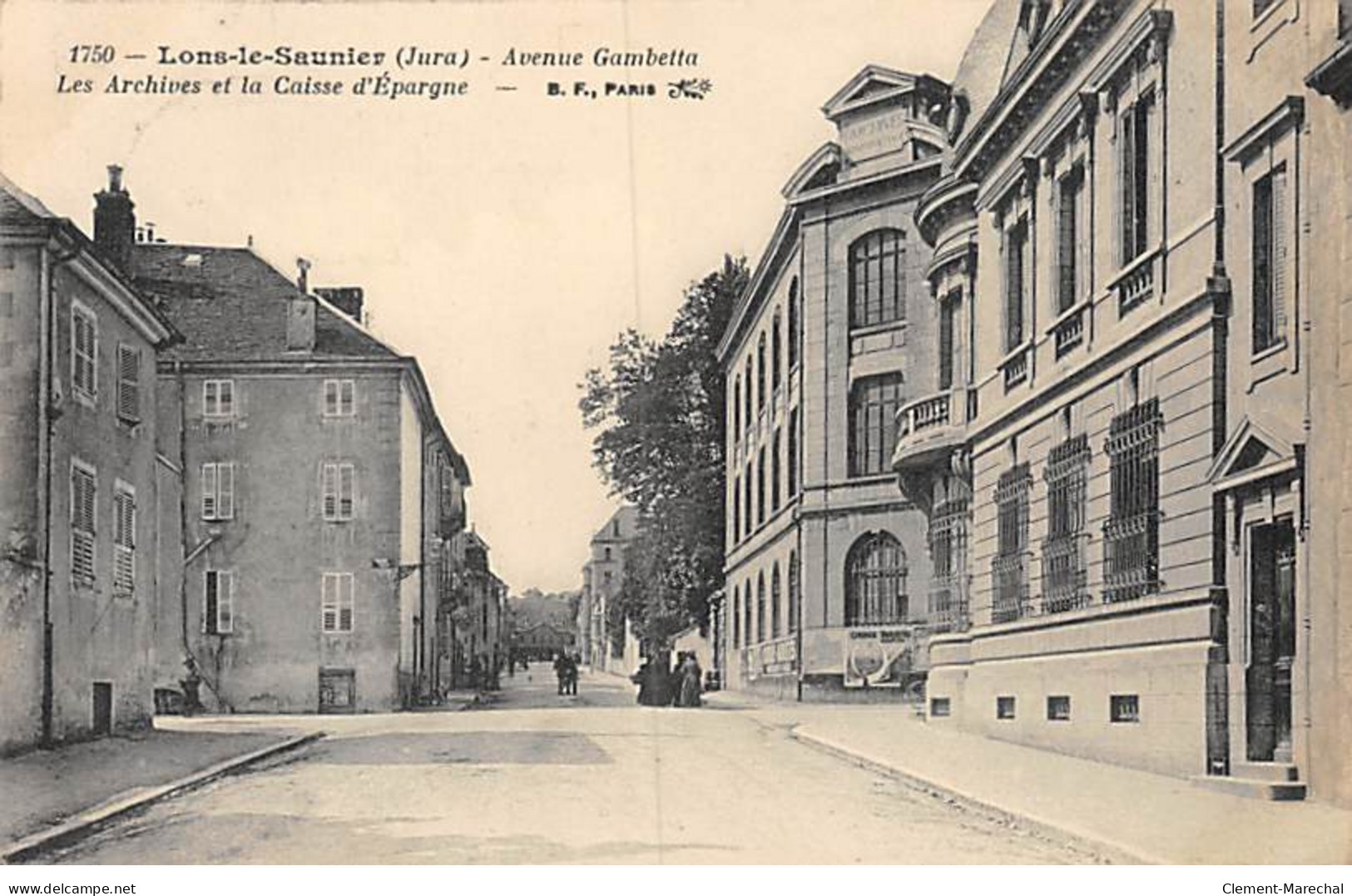 LONS LE SAUNIER - Avenue Gambetta - Les Archives Et La Caisse D'Epargne - Très Bon état - Lons Le Saunier