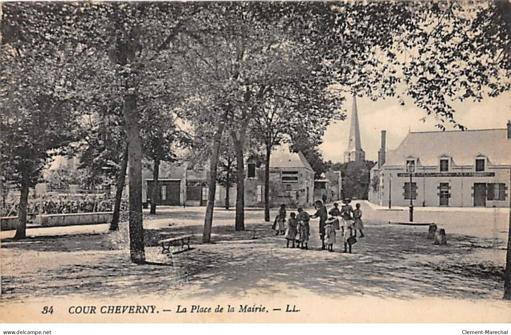 COUR CHEVERNY - La Place De La Mairie - Très Bon état - Cheverny