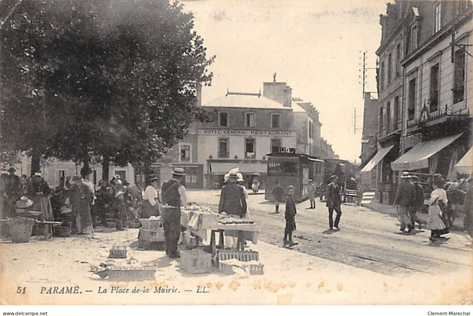 PARAME - La Place De La Mairie - Très Bon état - Parame