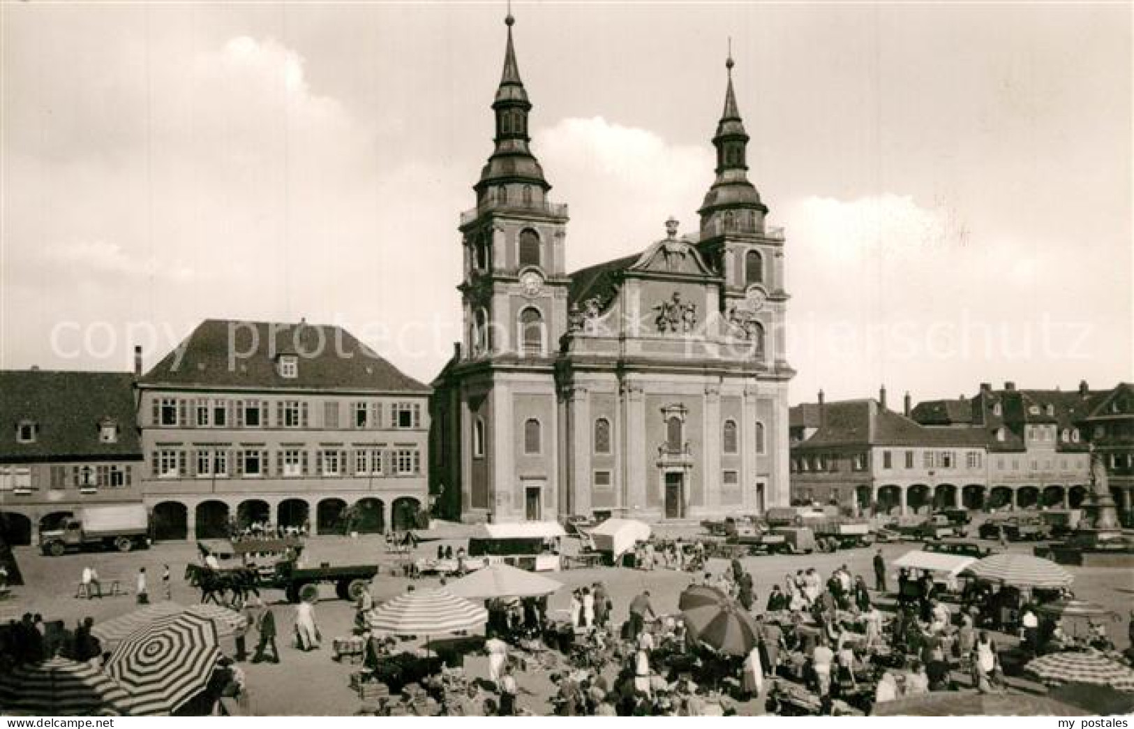 73331323 Ludwigsburg Wuerttemberg Marktplatz Stadtkirche Ludwigsburg Wuerttember - Ludwigsburg