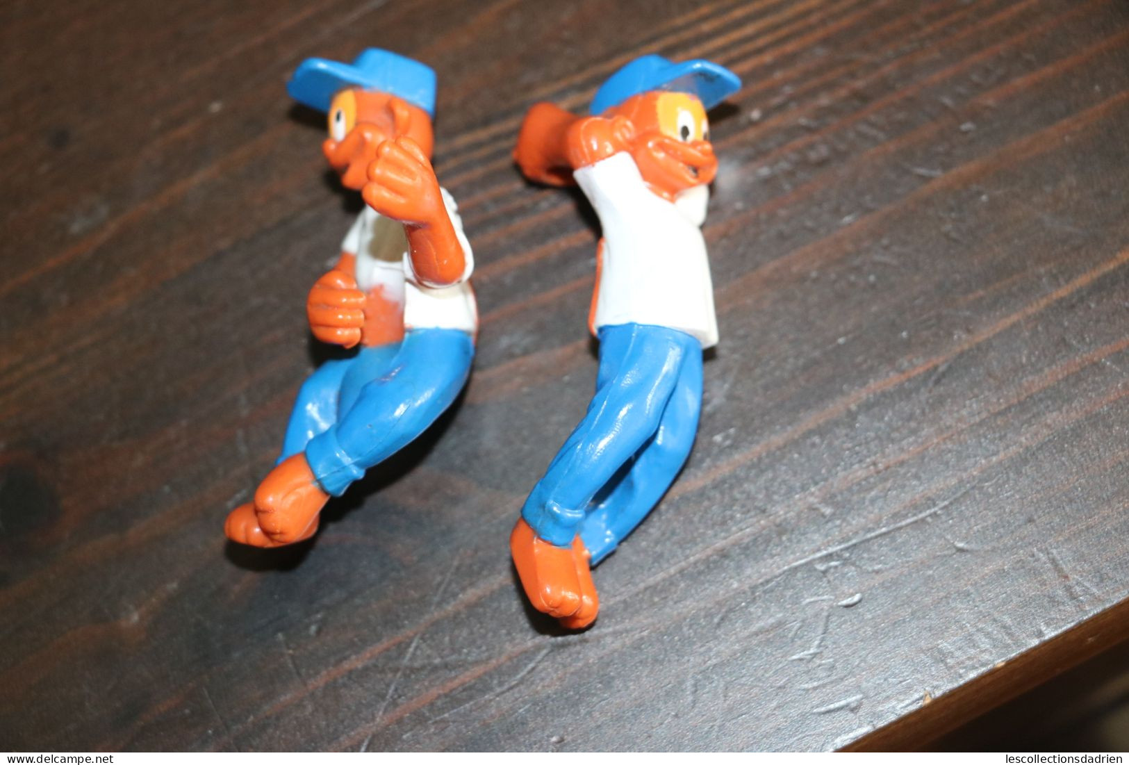 Lot de deux figurines Coco de Kellogg's à mettre sur les crayons publicité