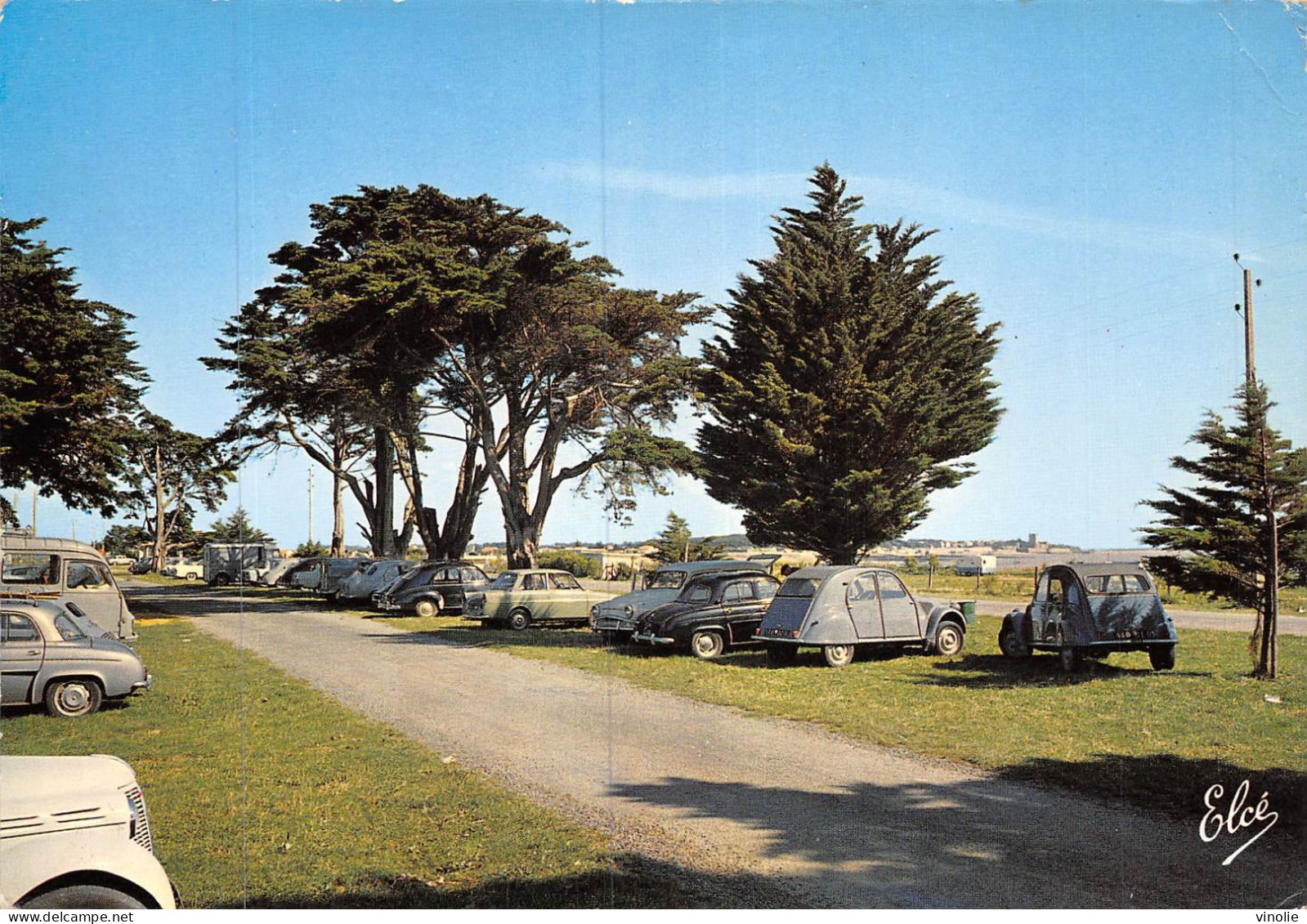 MO-24-588 : FOURAS. AUTOMOBILES. 2 CV CITROËN ET AUTRES - Fouras-les-Bains