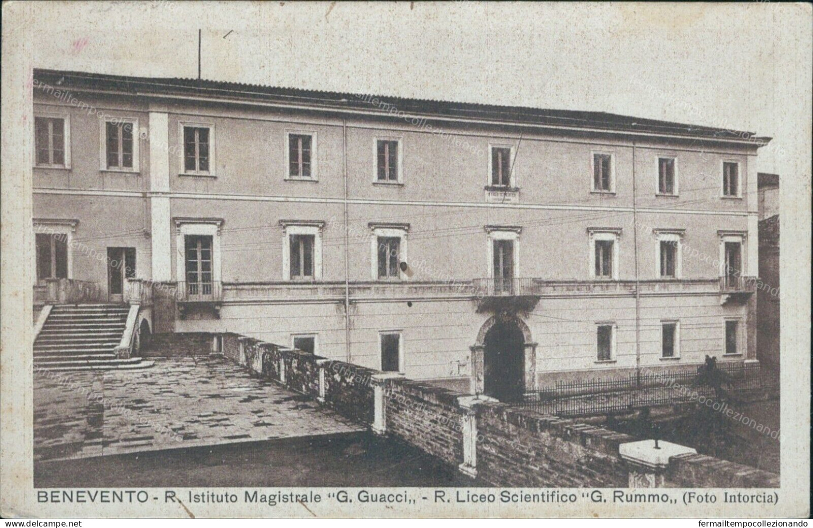 Cr226 Cartolina Benevento Citta' R.istituto Magistrale G.guacci Campania - Benevento