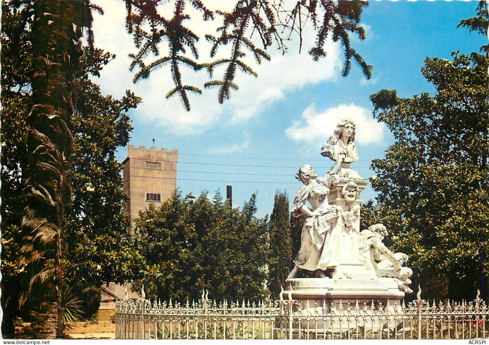 34 Pézenas    Monument élevé à La Gloire De Molière  N° 57 \MM5026 - Pezenas