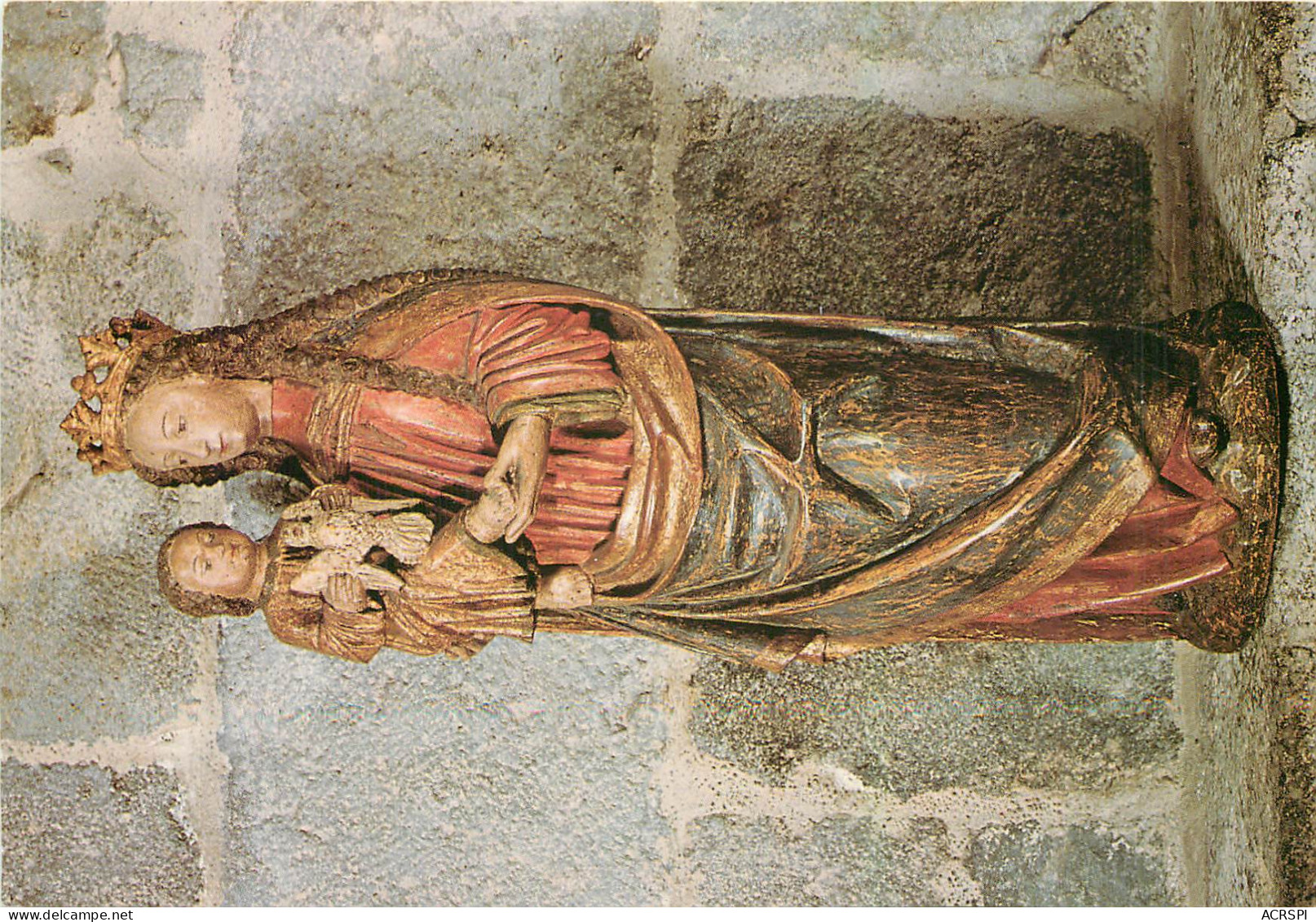 15 Cantal    Mauriac Basilique Vierge à L'oiseau    N° 31 \MM5040 - Mauriac