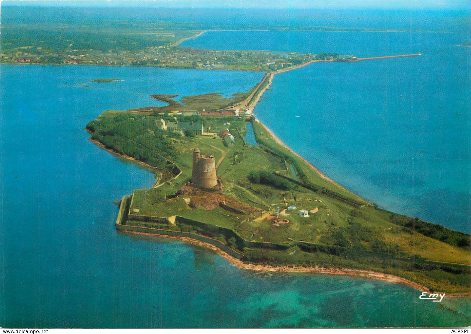 50  Sainte Vaast La Hougue Vue Générale Aérienne Le Fort        N° 20 \MM5042 - Saint Vaast La Hougue