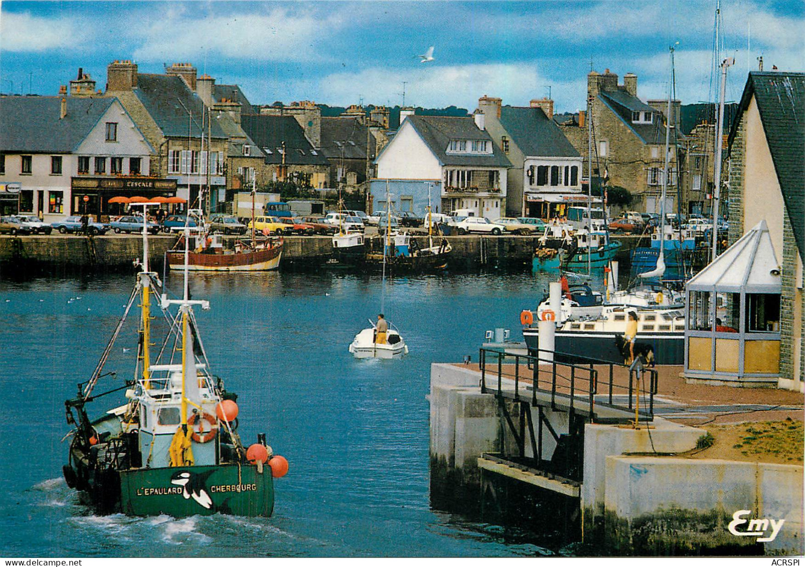 50  Sainte Vaast La Hougue Entrée Du Port         N° 21 \MM5042 - Saint Vaast La Hougue