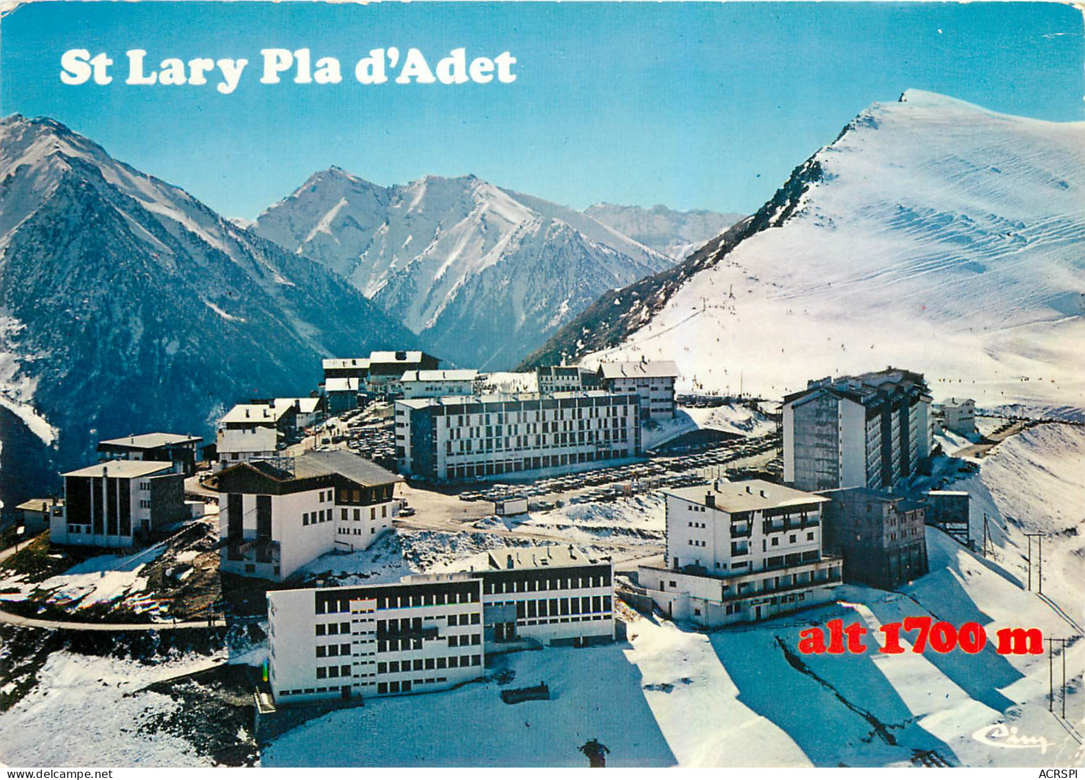 65  Vallée D'aure  Saint Lary  Vue Panoramique Aérienne Sur Le Centre De La Station Les Pistes    N° 42\MM5051 - Vielle Aure