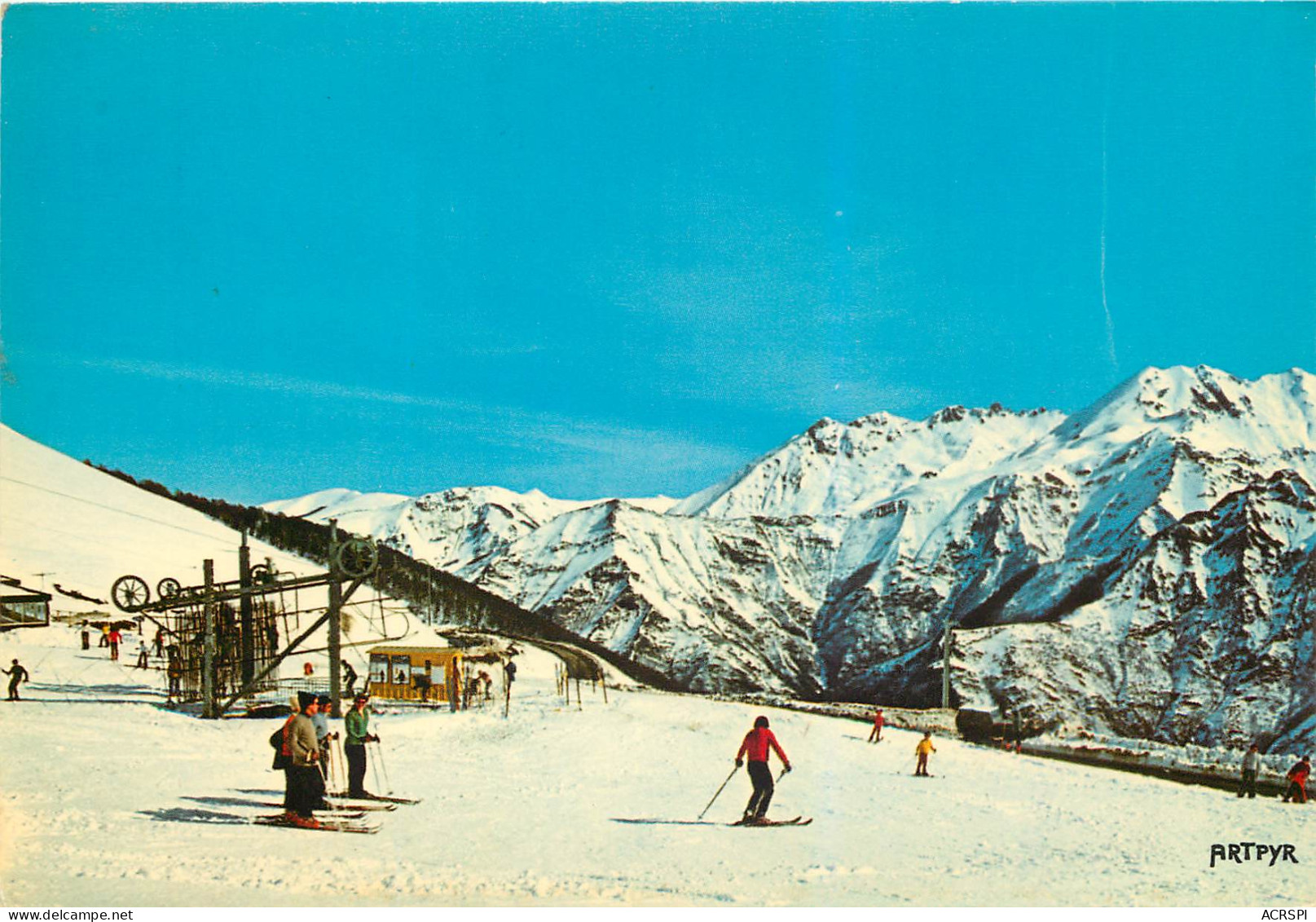 65  Luz Saint Sauveur Le Chalet L'école De Ski Et Le Départ Des Remonte Pentes     N° 27 \MM5052 - Luz Saint Sauveur