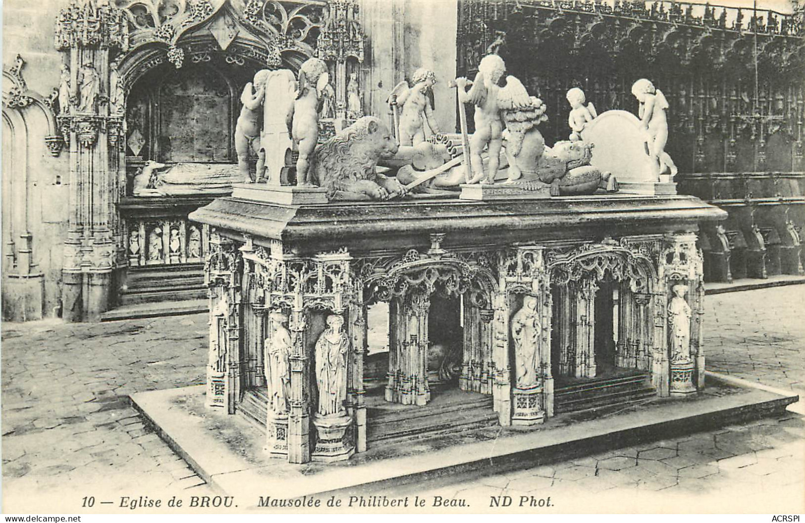 01  Bourg En Bresse  église De Brou  Mausolée De Marguerite De Philibert Le Beau    N° 24\MM5071 - Brou - Iglesia