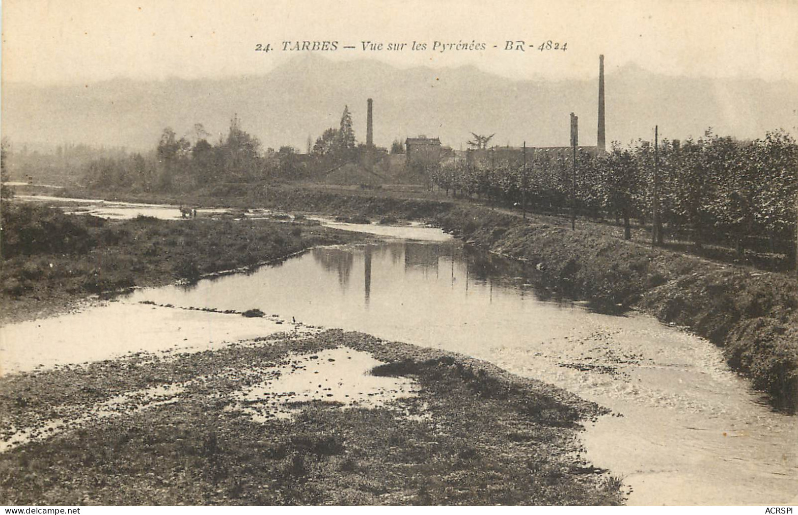 65  Tarbes Vue Sur Les Pyrénées    N° 29\MM5076 - Tarbes