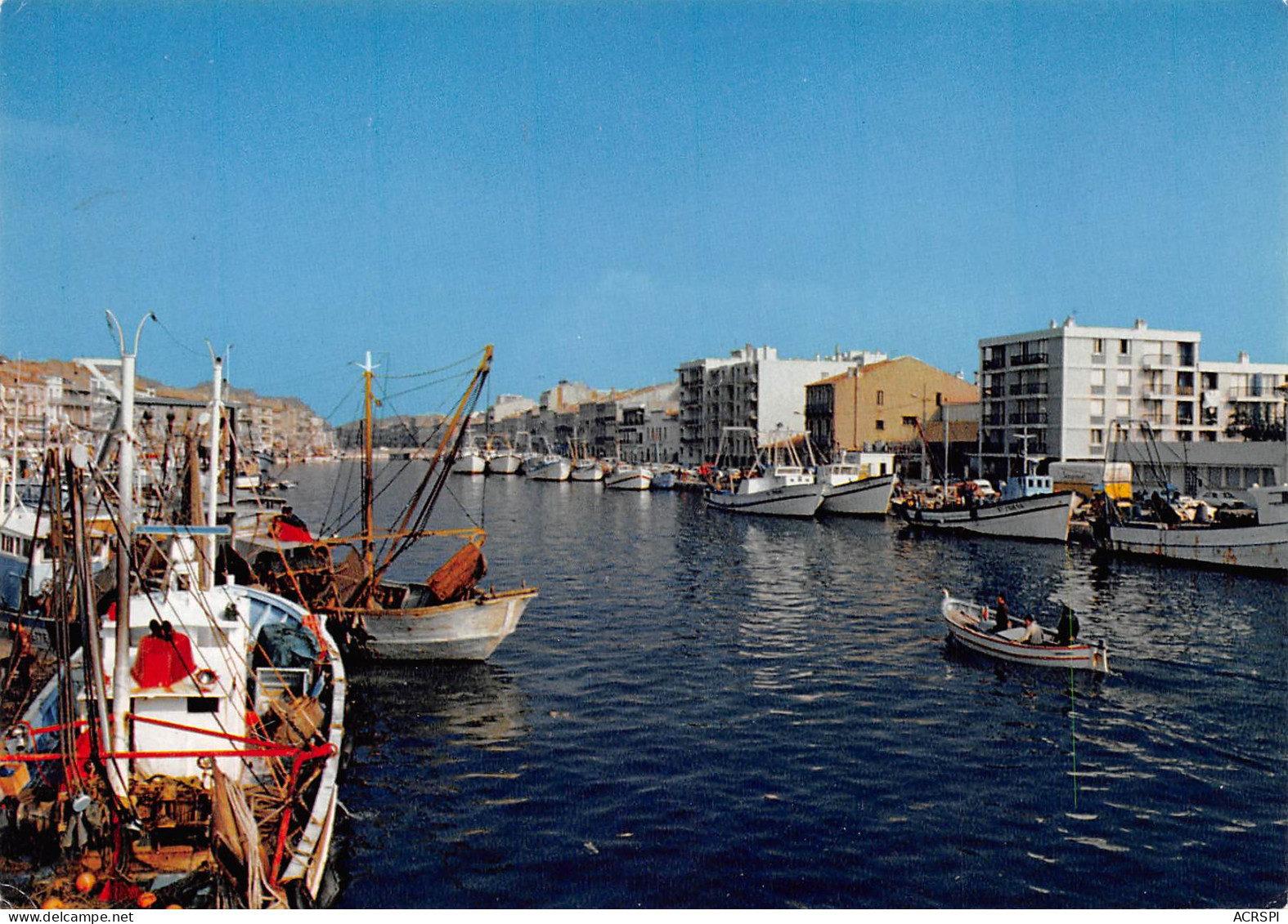 34 SETE  Chalutiers Et Bateaux De Pêche à Quai Sur Canal   Cete  (Scan R/V) N° 8 \MM5085 - Sete (Cette)