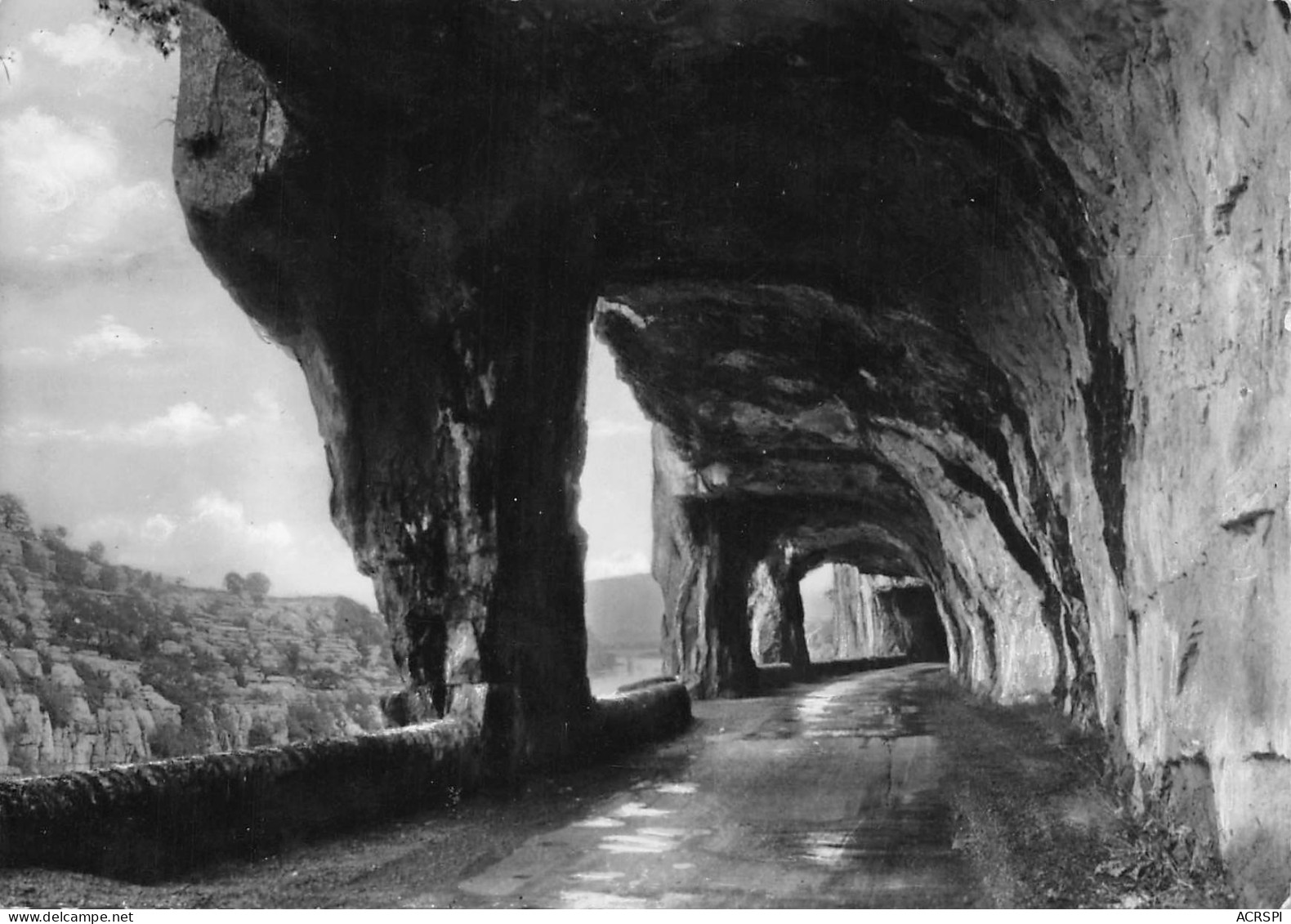   RUOMS  Les Tunnels Et L'ardeche  27  (scan Recto Verso)MH2910BIS - Ruoms