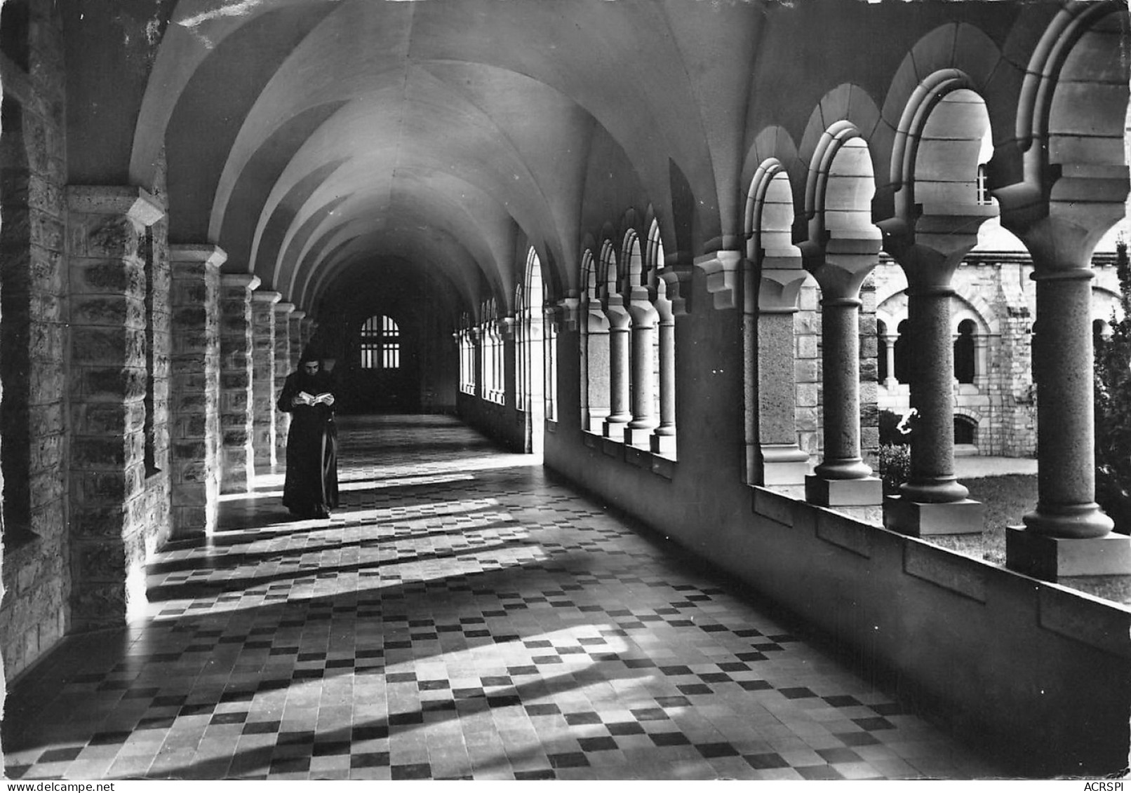 DOURGNE  Abbaye Saint Benoit D'en Calcat Cloitre Longeant Le Refectoire  63  (scan Recto Verso)MH2910TER - Dourgne