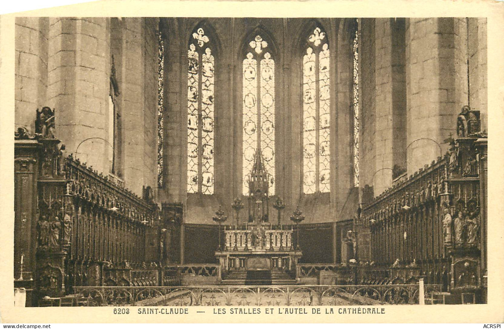 39  Jura Saint Claude Les Stalles Et L'autel De La Cathédrale      N° 14 \MN6010 - Saint Claude