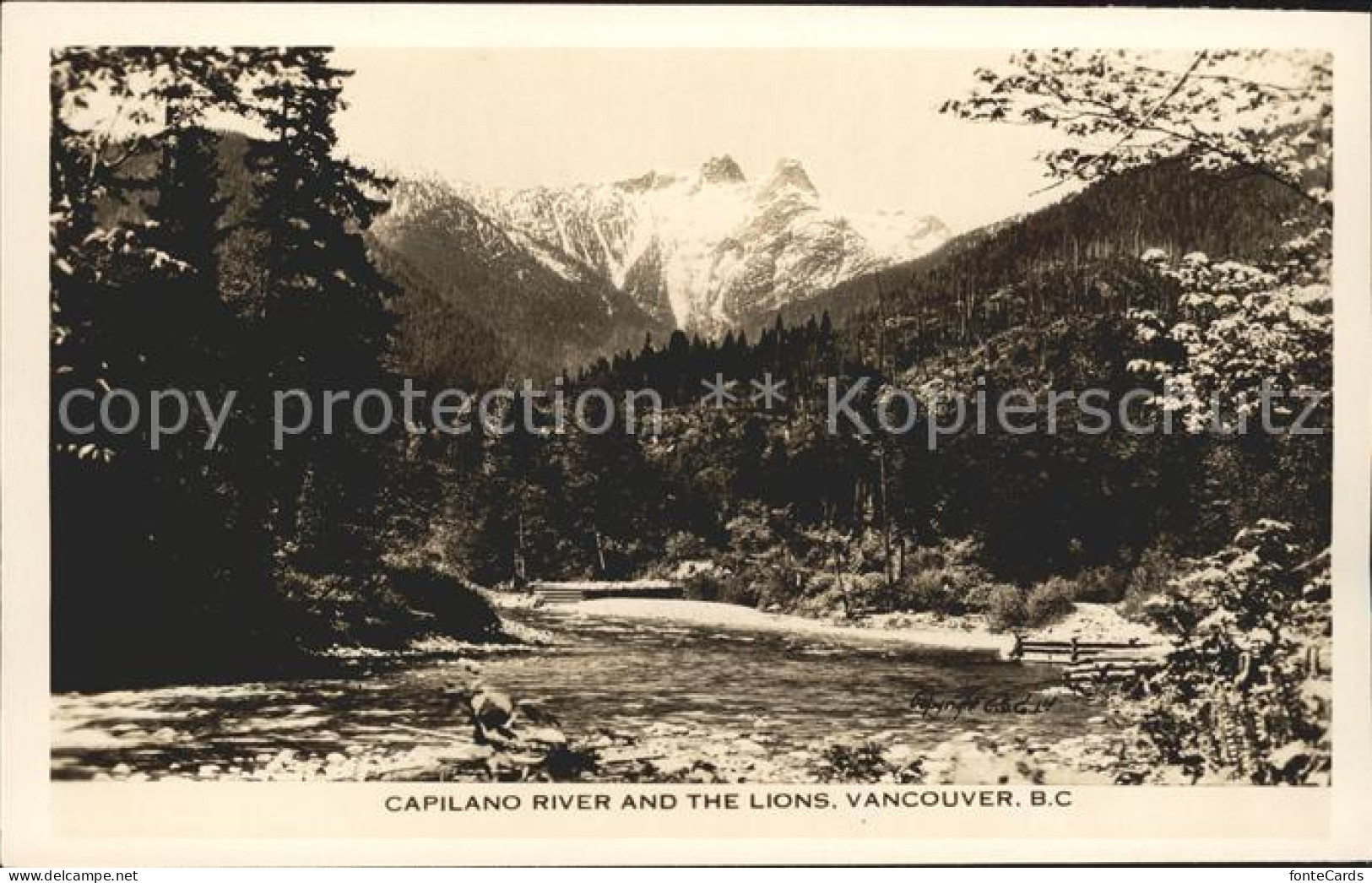 11694121 Vancouver British Columbia Capilano River And The Lions North Shore Mou - Sin Clasificación