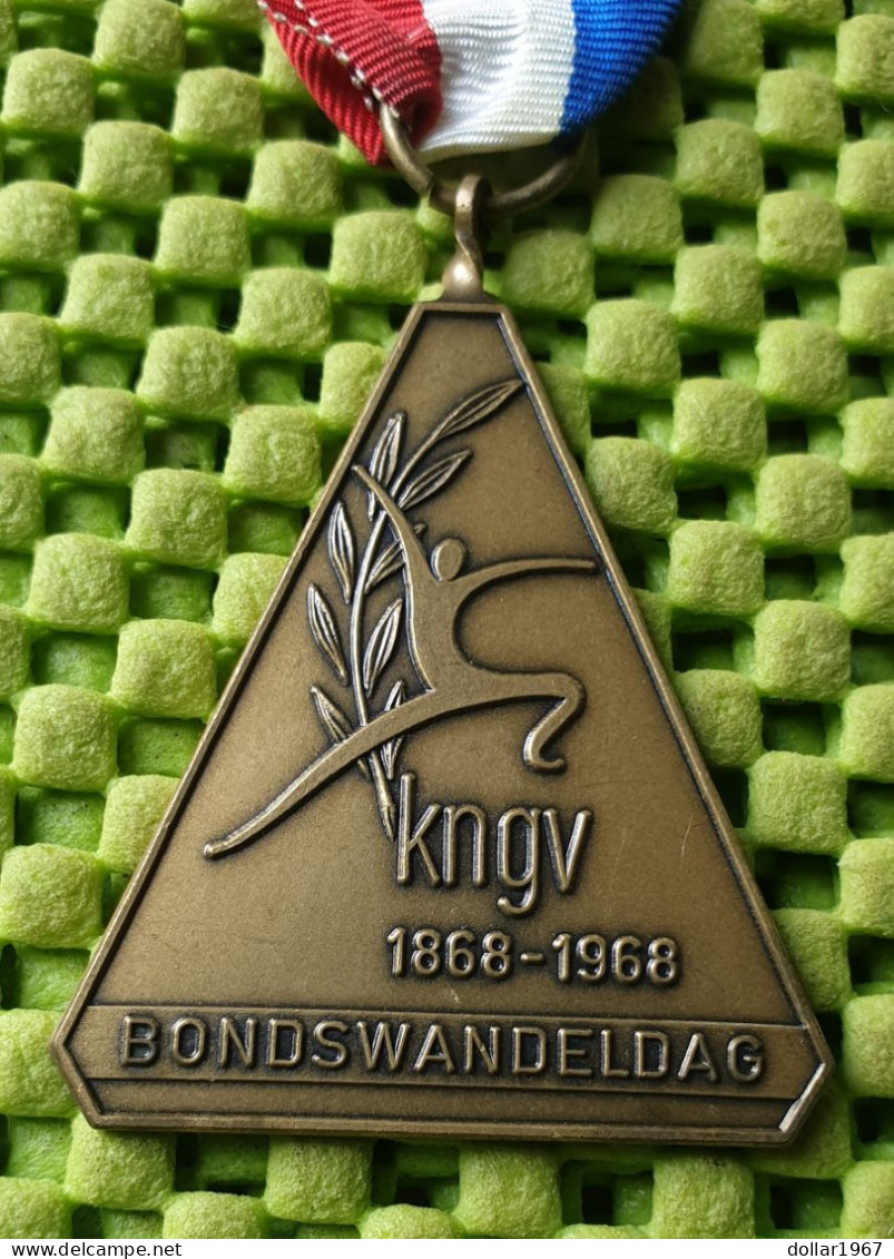 Medaile   :  K.N.G.V 1868 - 1968 ( 100 Jaar)- Bondswandeldag -  Original Foto  !!  Medallion  Dutch - Sonstige & Ohne Zuordnung