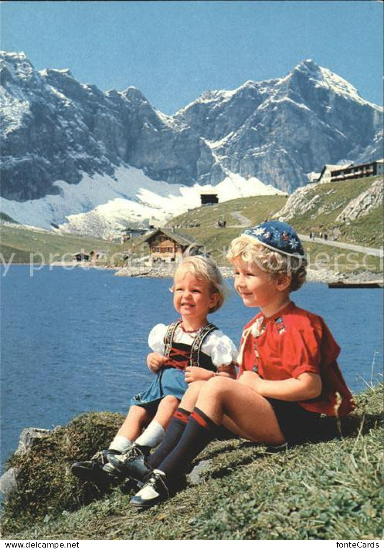 11692178 Melchsee-Frutt Trachtenkinder Melchsee-Frutt - Altri & Non Classificati