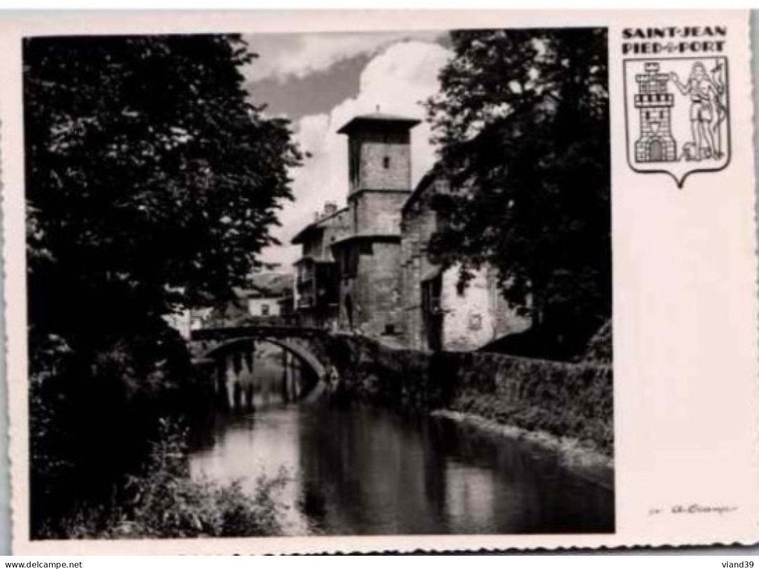 SAINT JEAN PIED De PORT  .  L Vieux Pont Et L'église. Cachet Au Verso  Librairie Berecoechea à Hendaaye - Saint Jean Pied De Port