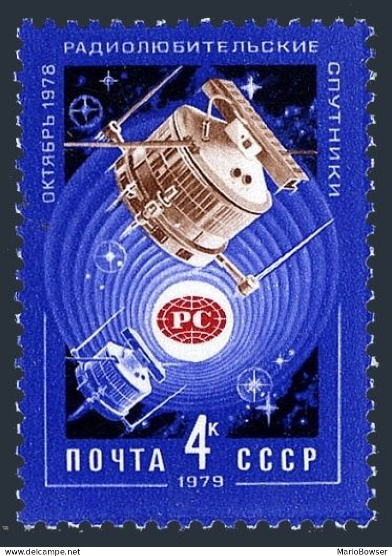 Russia 4733 Two Stamps, MNH. Michel 4820. Sputniks Radio 1 & Radio 2, 1979. - Neufs