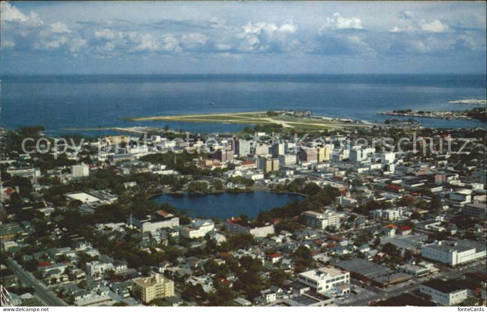 11690183 Saint_Petersburg_Florida Downtown Mirror Lake Tampa Bay In The Distance - Otros & Sin Clasificación