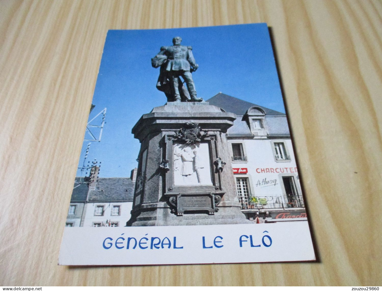 Lesneven (29).La Statue Du Général Le Flô. - Lesneven