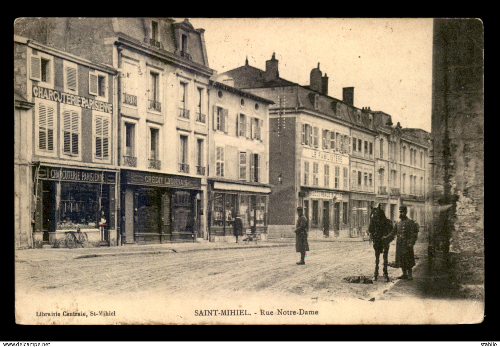 55 - SAINT-MIHIEL - RUE NOTRE-DAME - BANQUE CREDIT LYONNAIS - FAMILISTERE N°273 - EDITEUR LIBRAIRE CENTRALE - Saint Mihiel