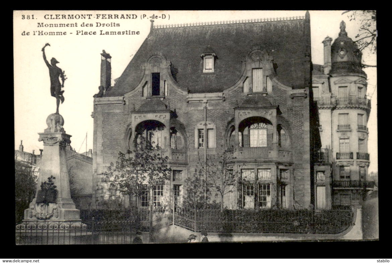 ARCHITECTURE - ART-NOUVEAU - CLERMONT FERRAND - VILLA ET MONUMENT AUX MORTS  PLACE LAMARTINE - Andere & Zonder Classificatie