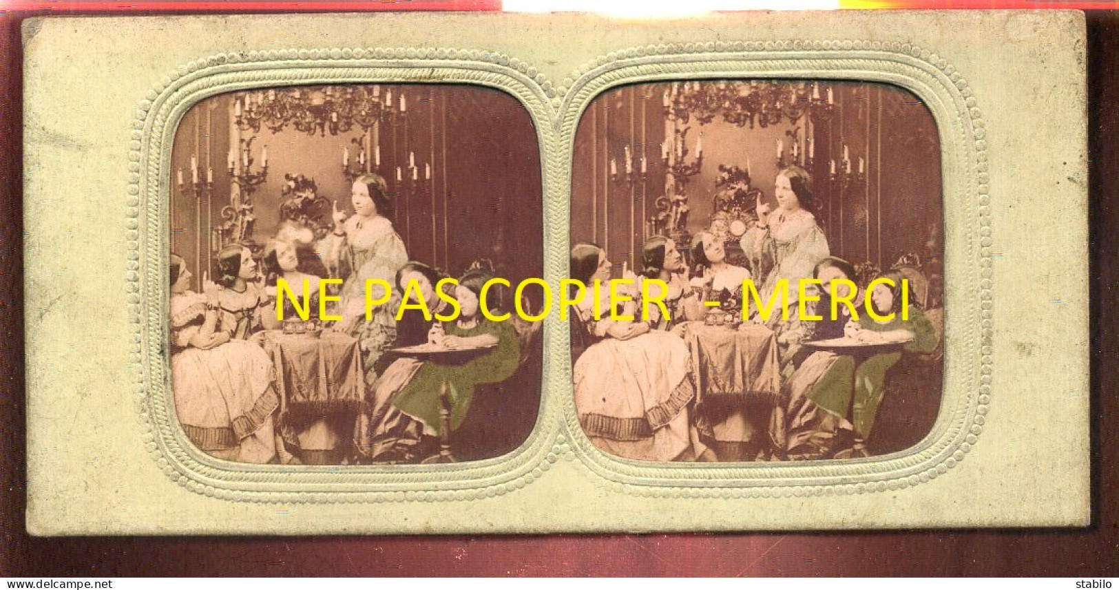 PHOTO STEREO CIRCA 1860 - TRANSPARENTE - FEMMES BUVANT LE THE - FORMAT 17.5 X 8.5 CM - Stereoscopic
