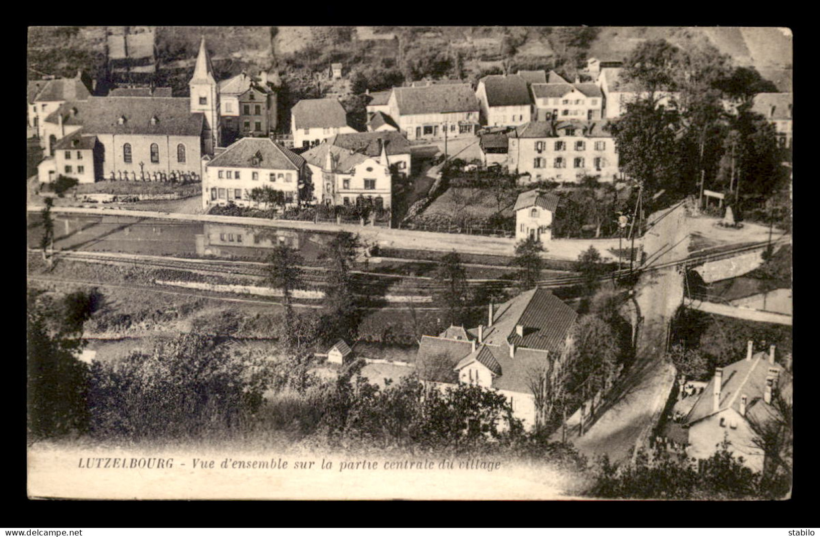 57 - LUTZELBOURG - VUE SUR LE CENTRE - Autres & Non Classés