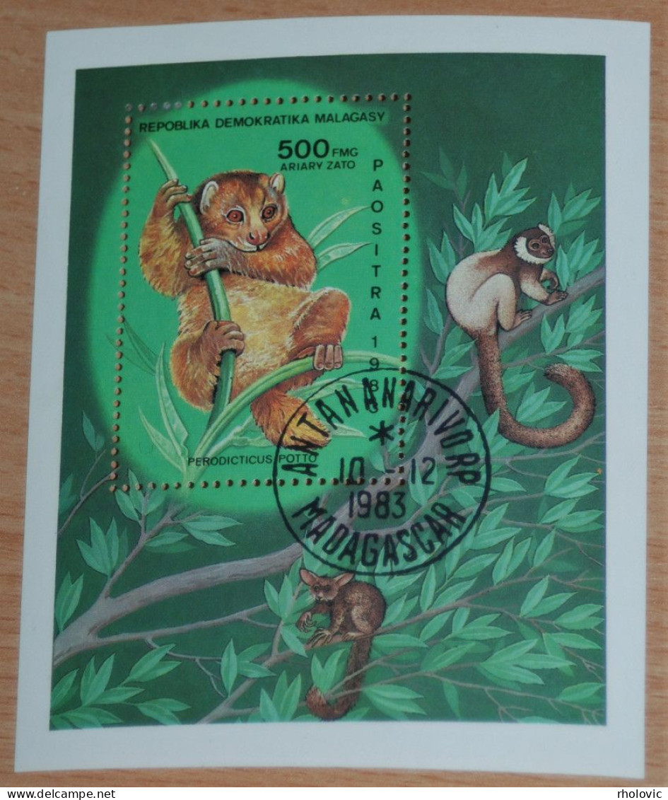 MADAGASCAR 1983, Lemur, Monkeys, Animals, Fauna, Mi #B22, Souvenir Sheet, Used - Apen