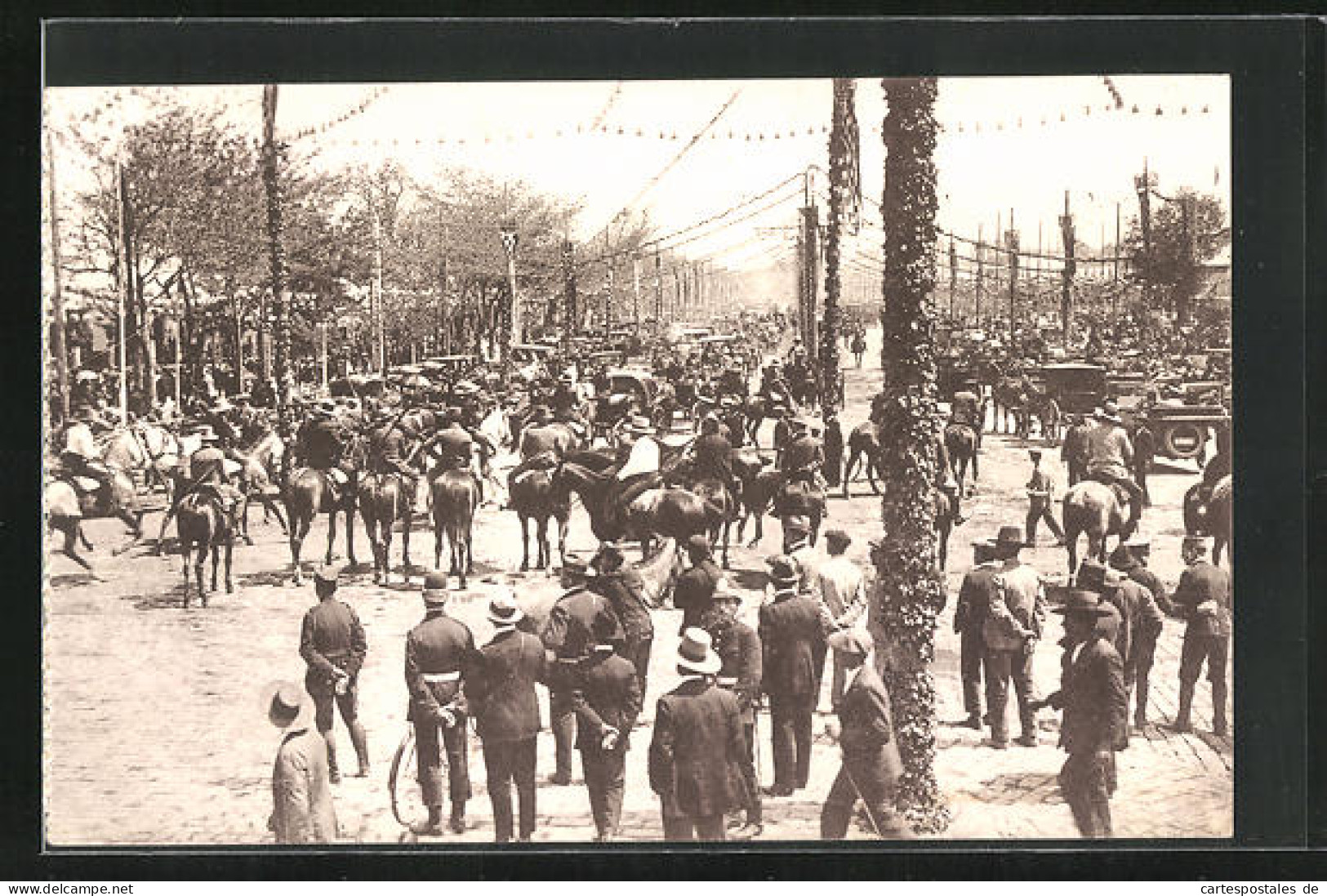 Postal Sevilla, Paseo De Coches En La Feria  - Sevilla (Siviglia)