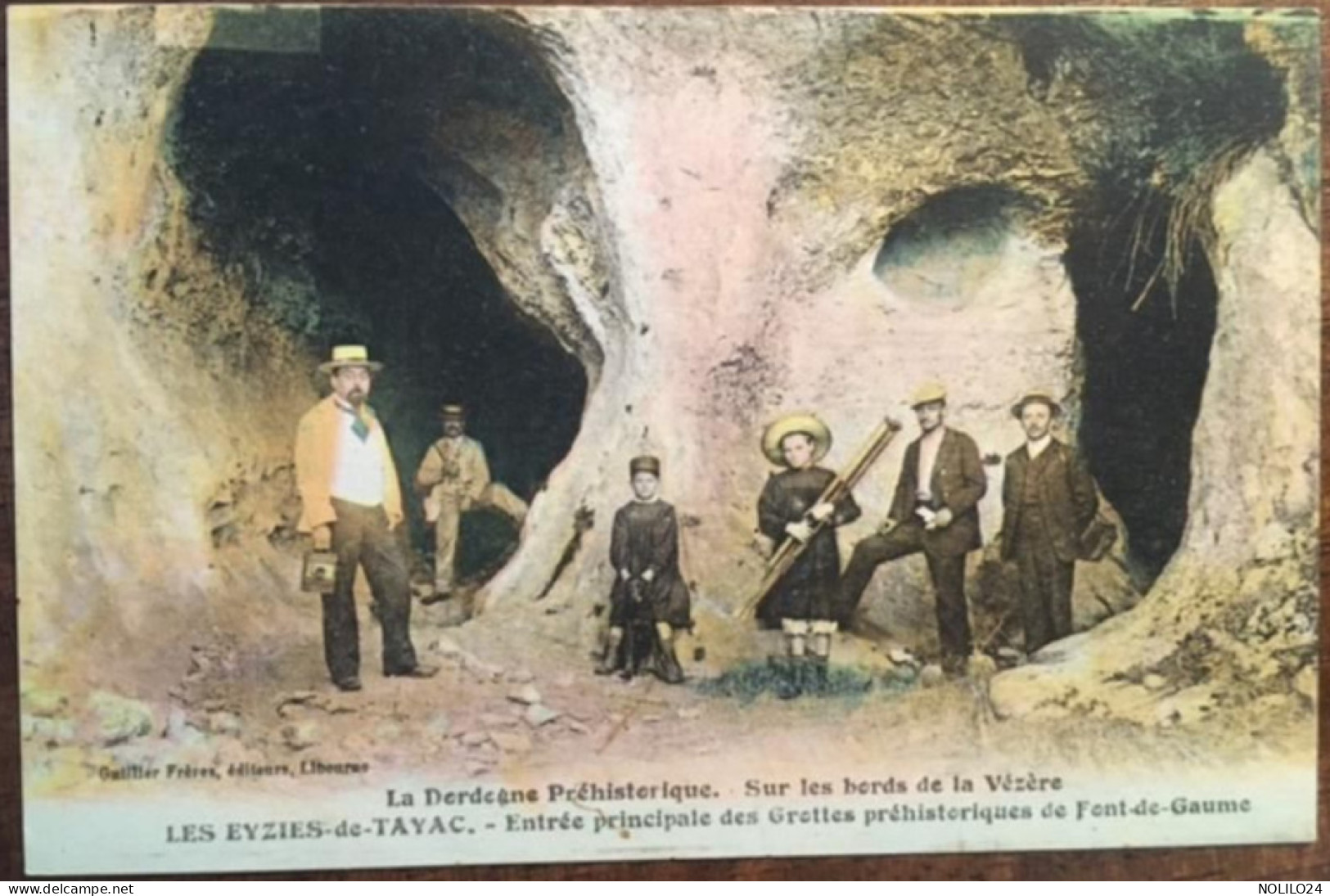 CPA 24 Les Eyzies Colorisée, Animée, Entrée Principale Des Grottes Préhistoriques De Fond De Gaume, éd Guillier - Les Eyzies