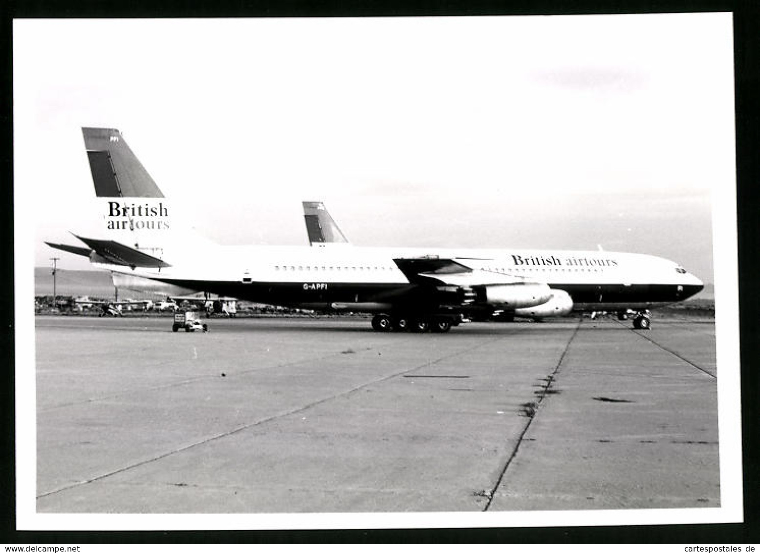 Fotografie Flugzeug Boeing 707, Passagierflugzeug British Airtours, Kennung G-APFI  - Aviación
